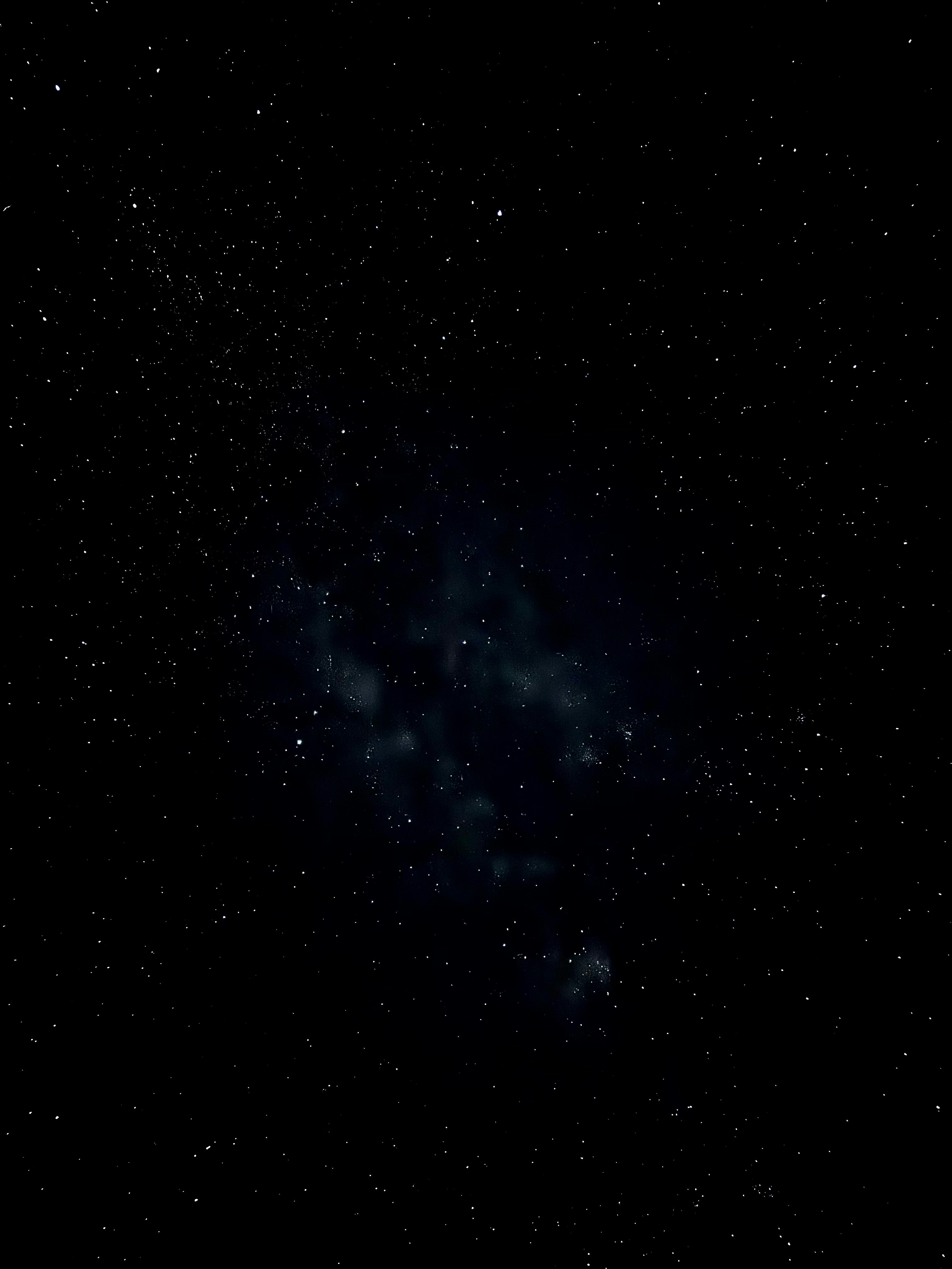 夜空に広がる星のような光の粒