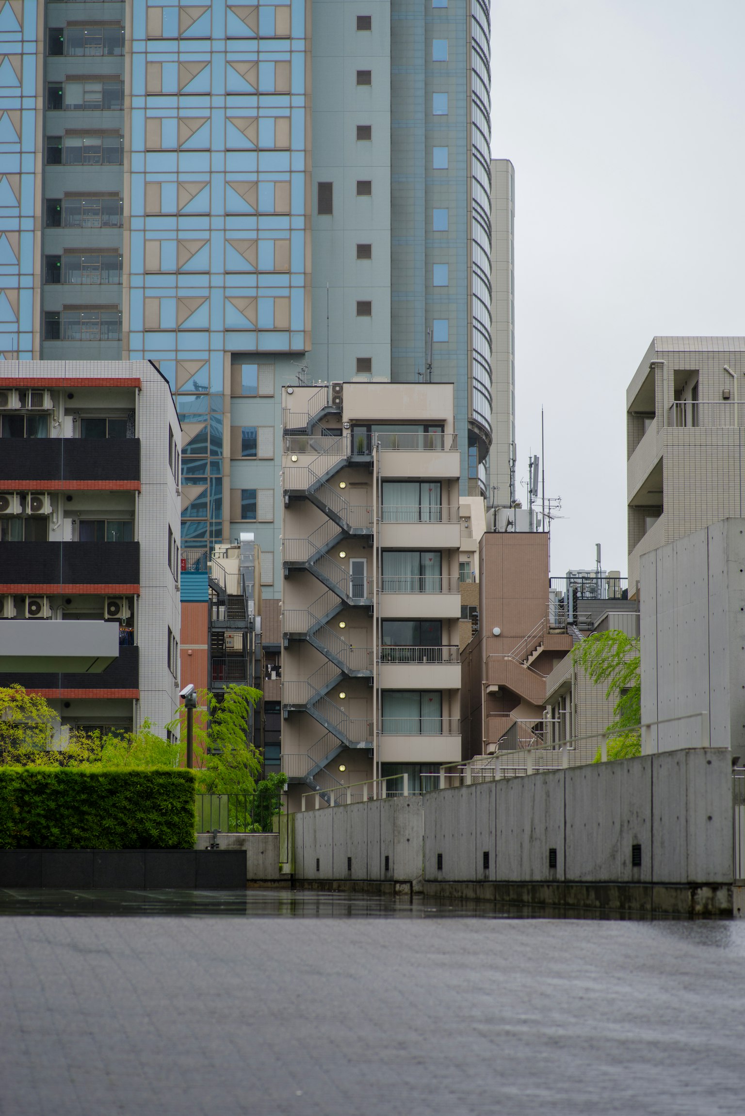 Paisaje urbano con rascacielos y arquitectura moderna