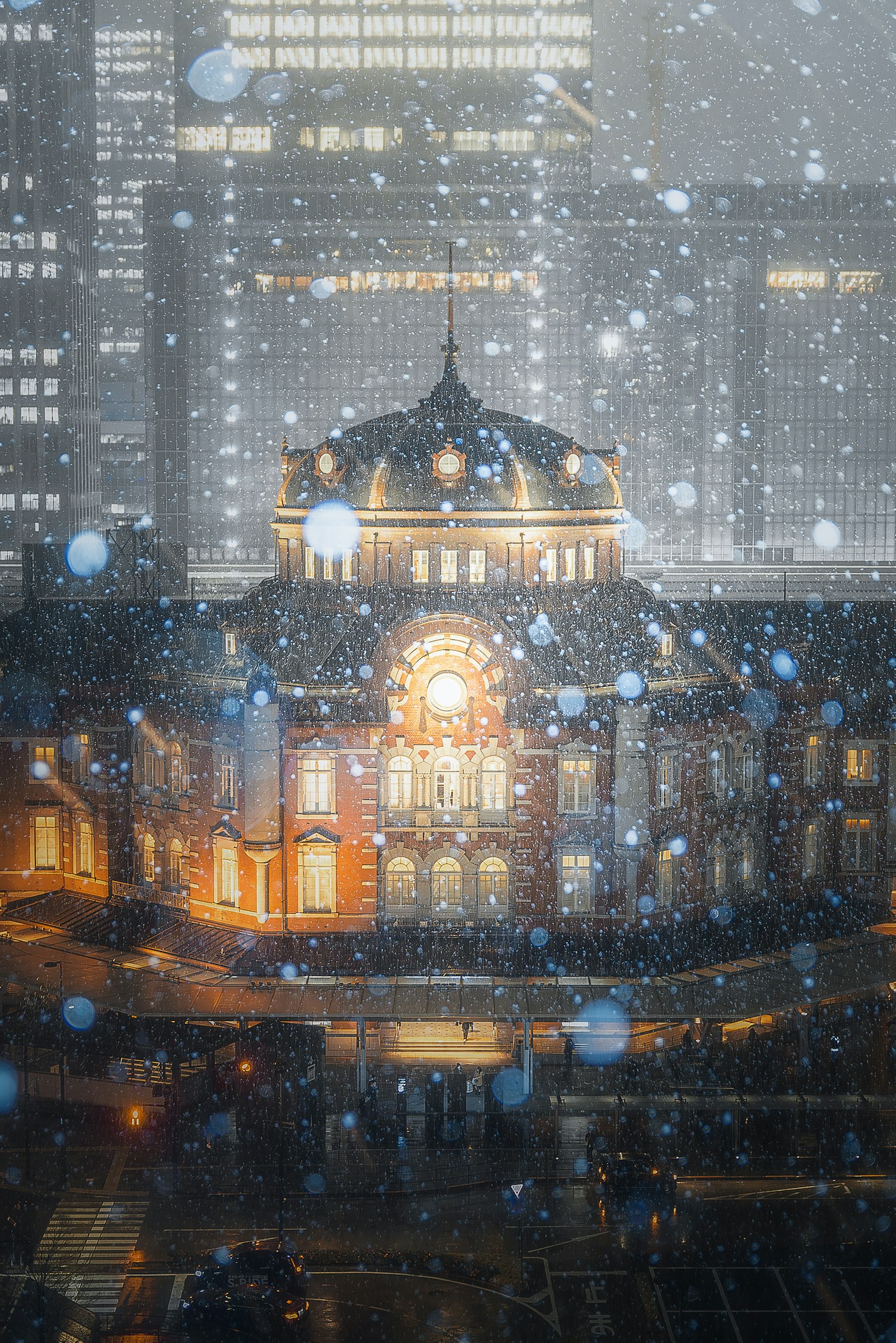 雪中的美麗建築與城市天際線