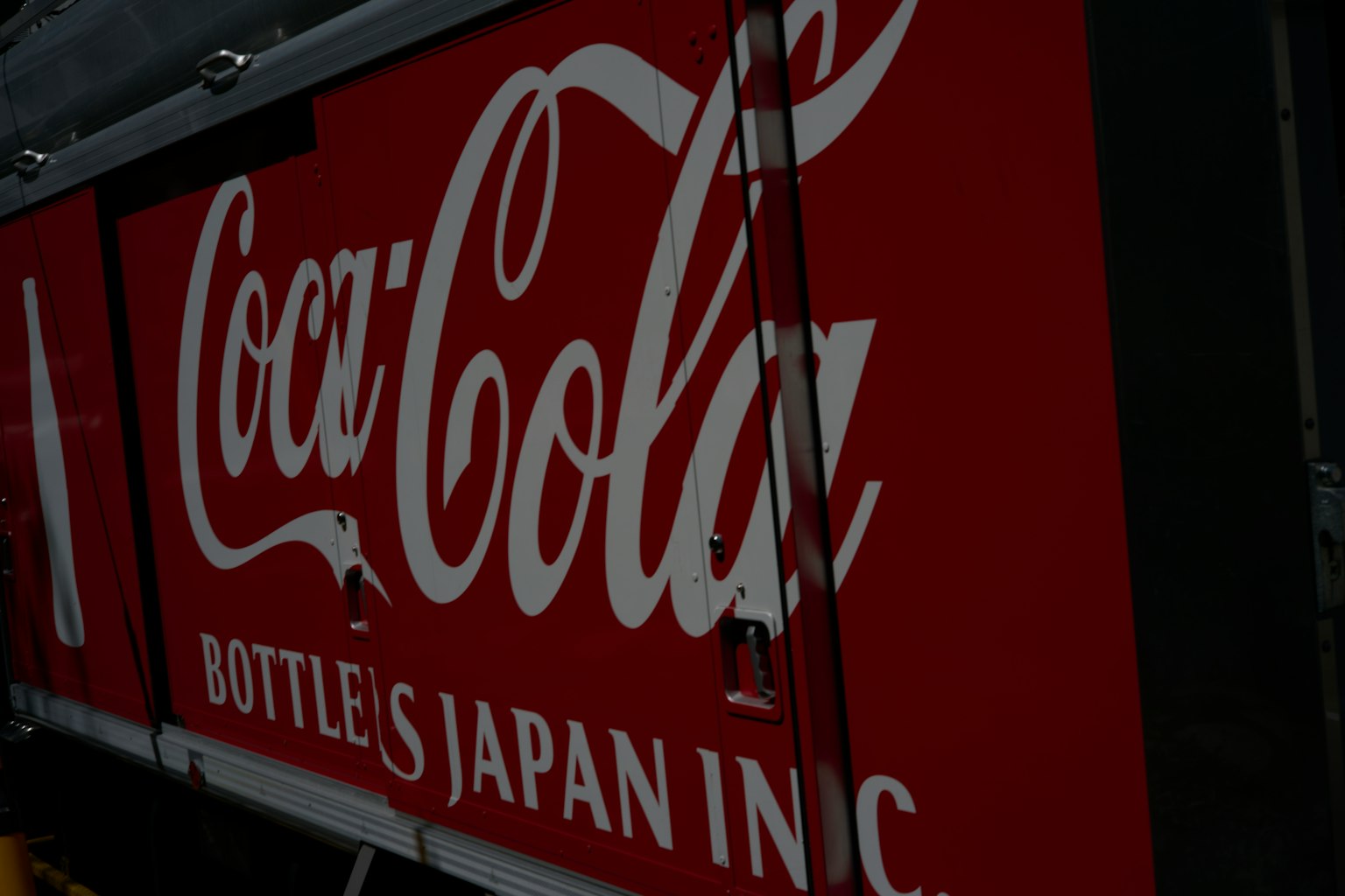 Biển hiệu đỏ Coca-Cola Công ty Nhật Bản