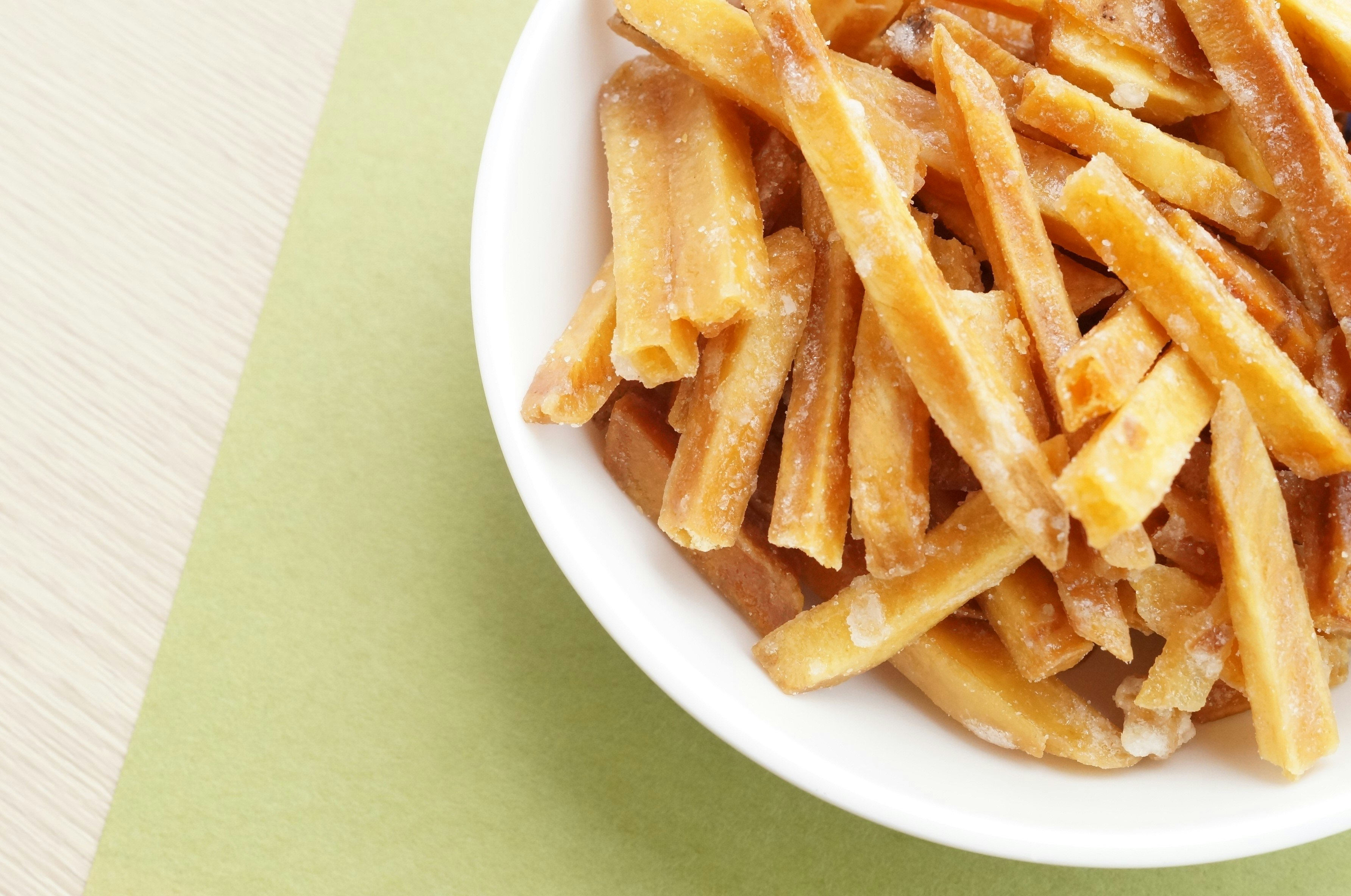 patatine fritte su un piatto