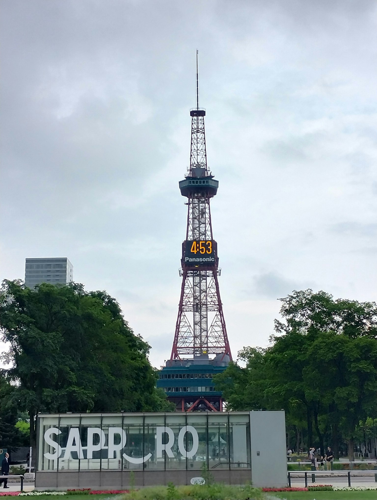 公園中的札幌電視塔景觀
