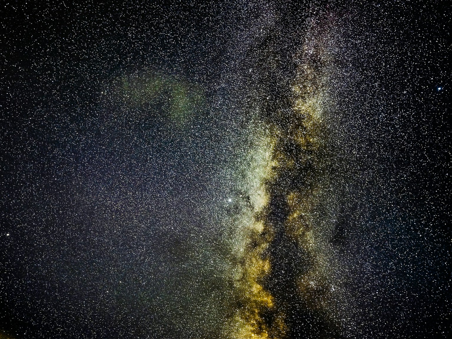 Vue impressionnante de la galaxie remplie d'étoiles