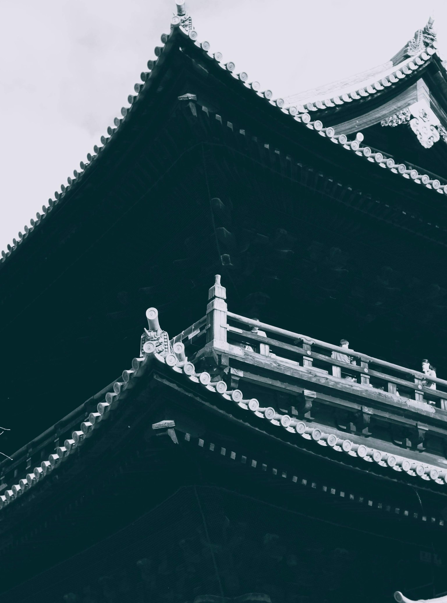 Image capturing overlapping roofs of a traditional architectural structure