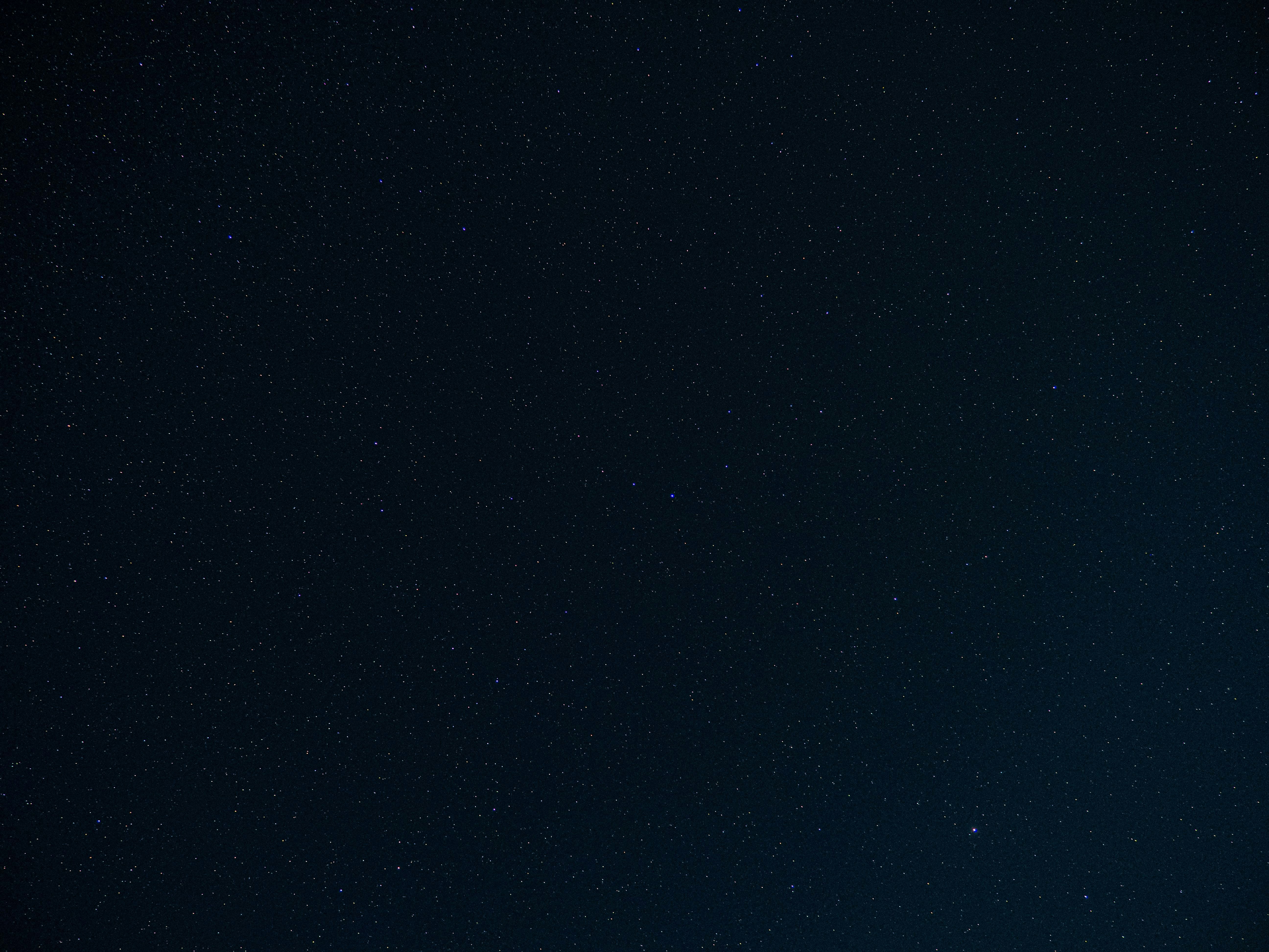 夜空に広がる星の瞬き