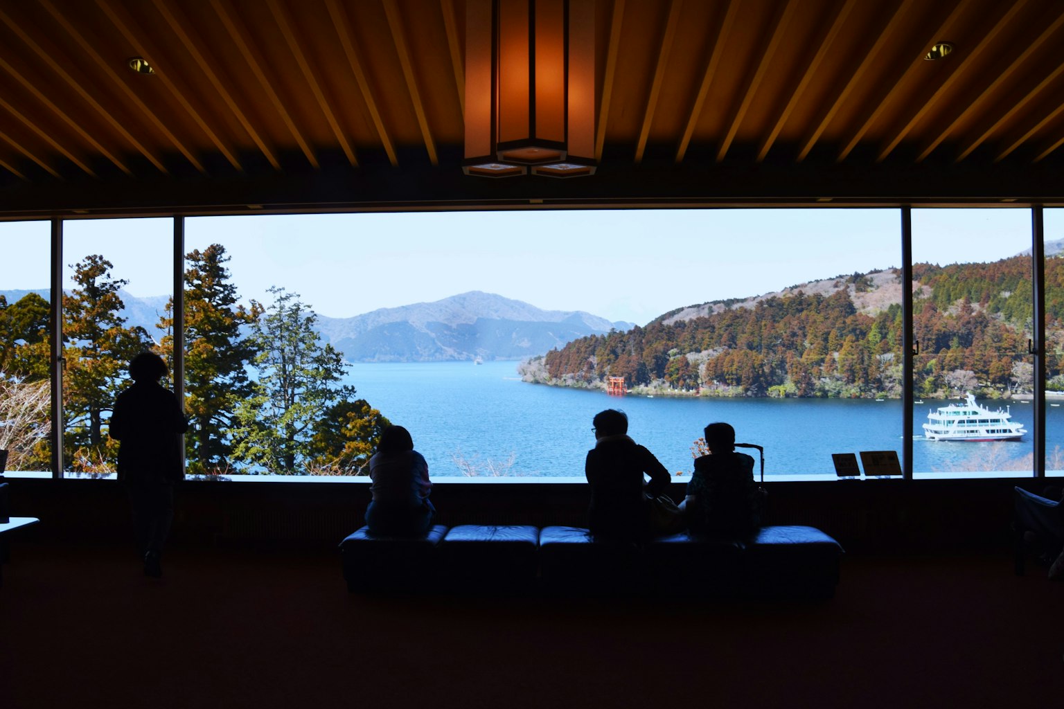 photo-3hHX4245OUn3yBJdSHRr-image