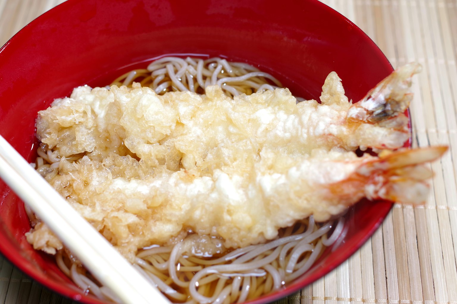 一碗天婦羅蕎麥麵配大蝦天婦羅