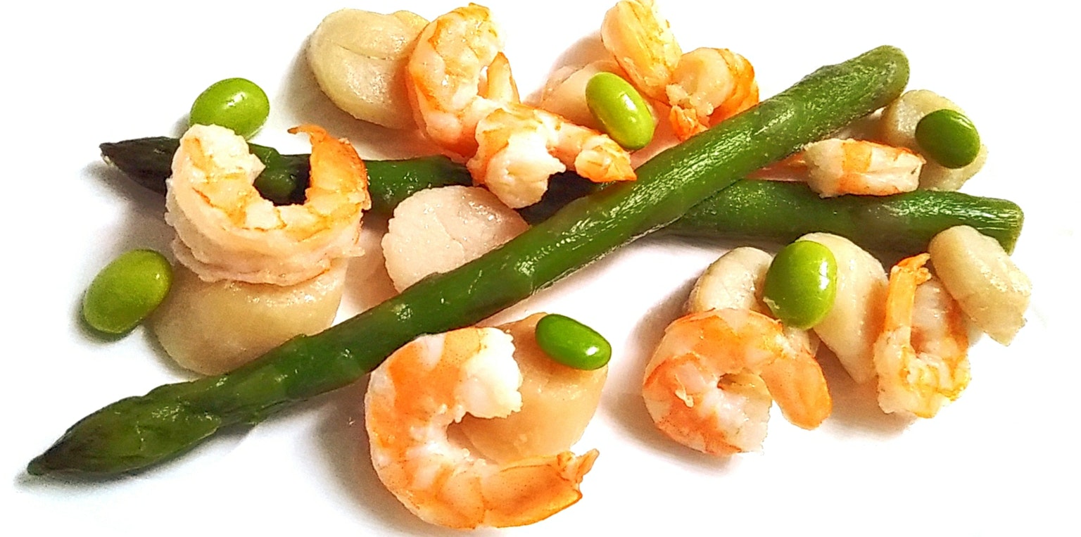 菜餚包含蝦、扇貝、綠豆和毛豆