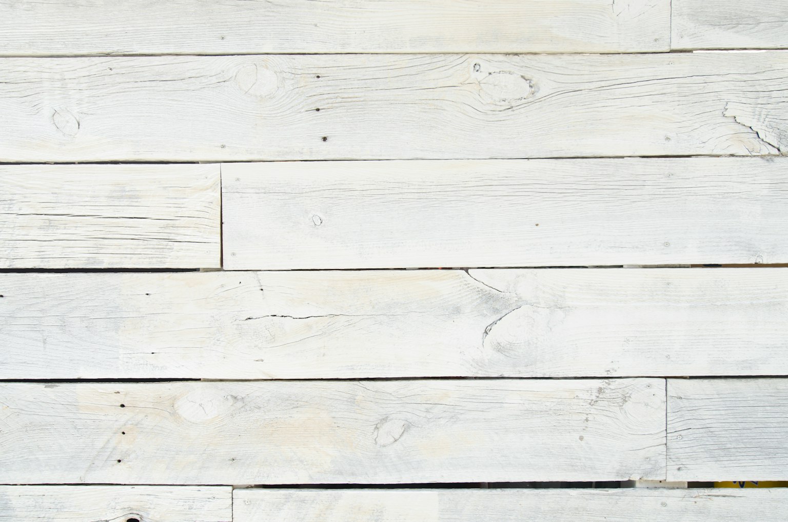Tekstur papan kayu putih dengan pola alami