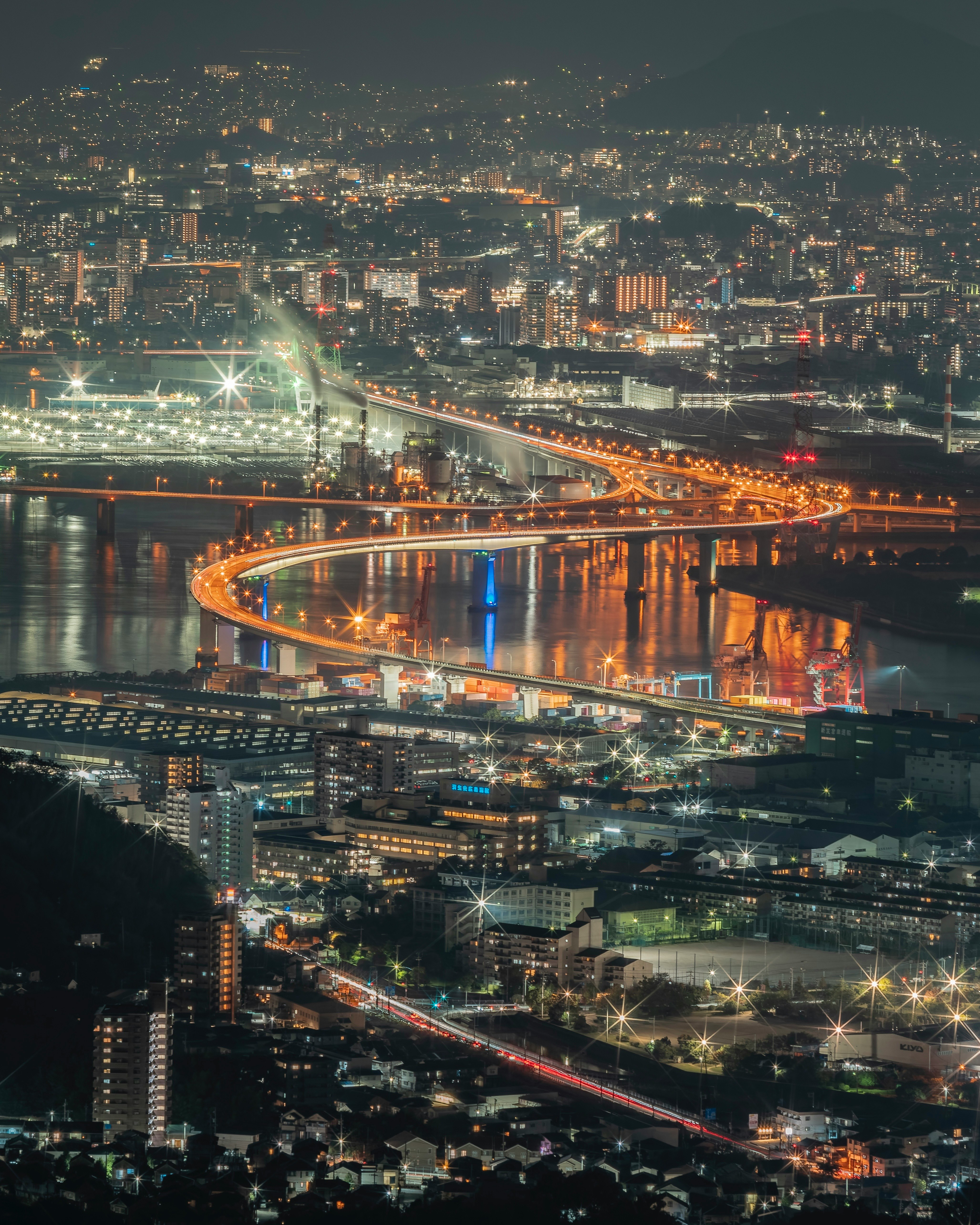 廣島夜景，河上燈光照亮的橋梁景觀
