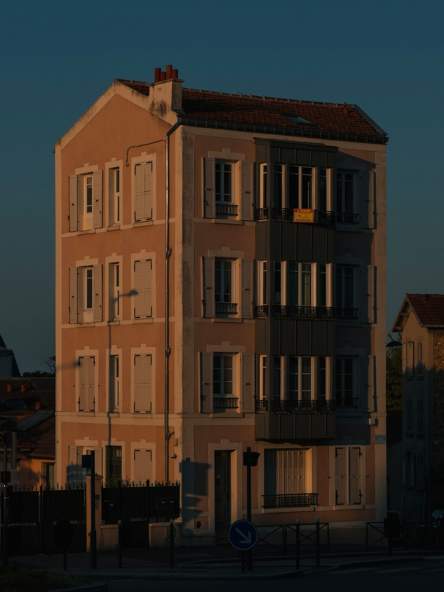 photo-50AI5ke5jtJNT2KIZLFh-image