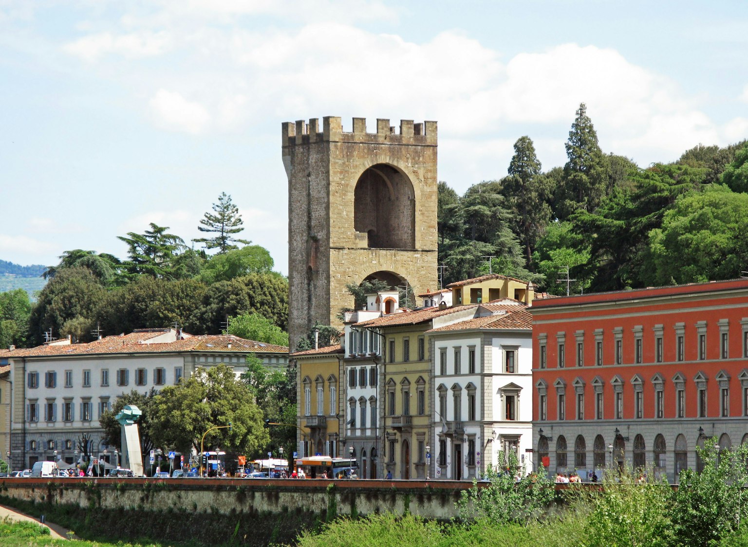 Vista panoramica di Firenze con edifici storici e una torre