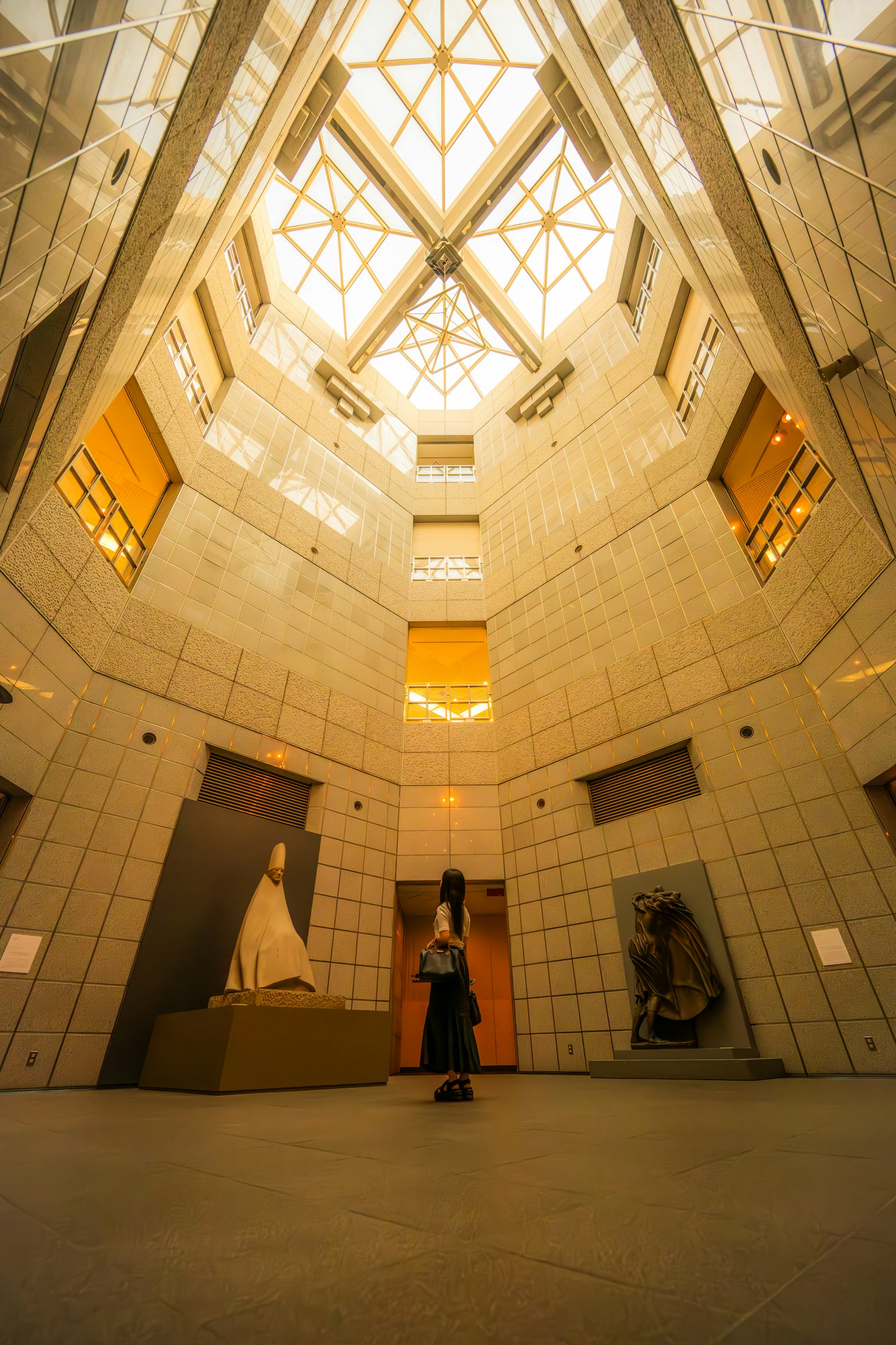 photo-54ZvJxl5bUl90fL7NEin-image