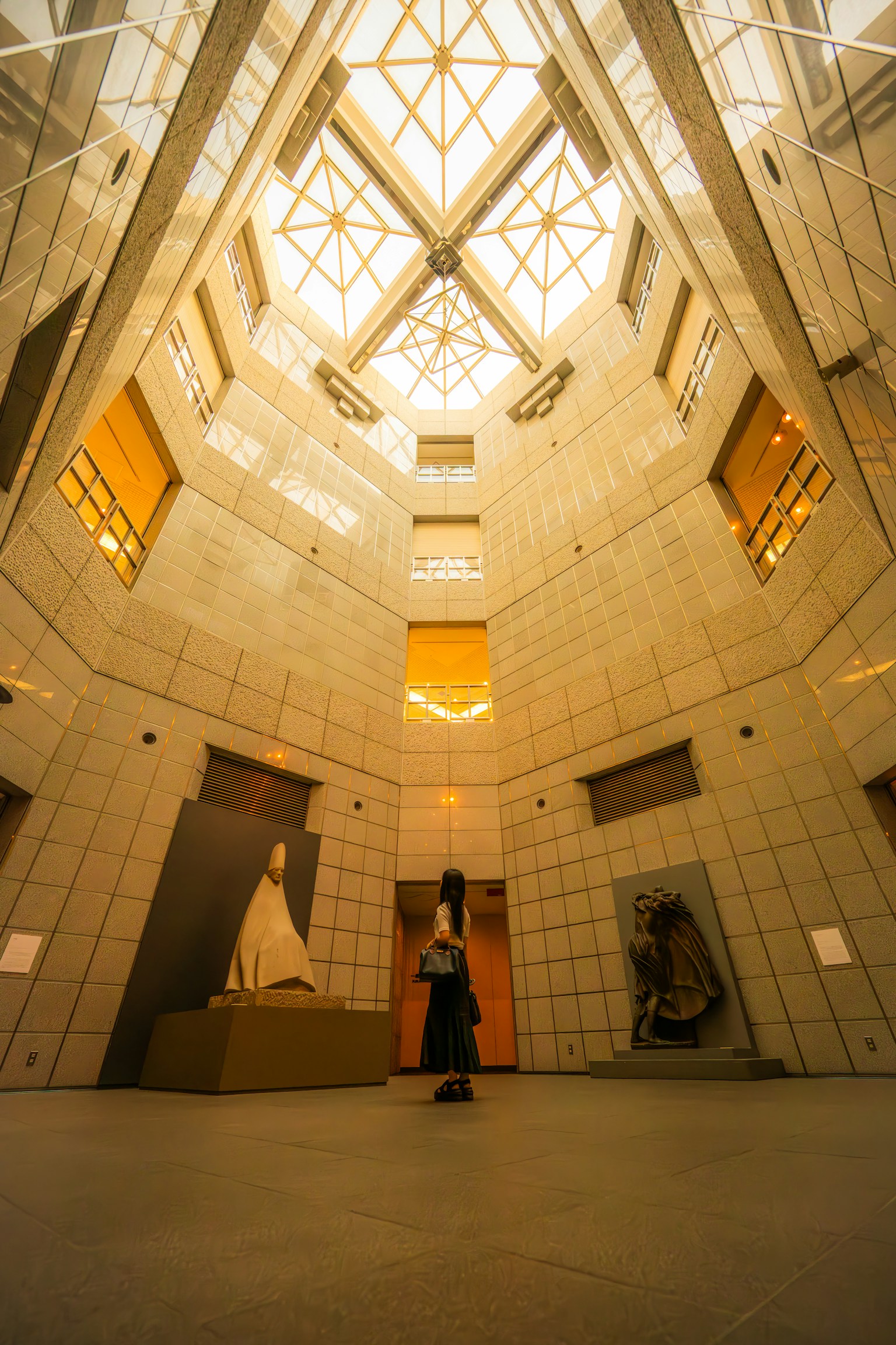 photo-54ZvJxl5bUl90fL7NEin-image