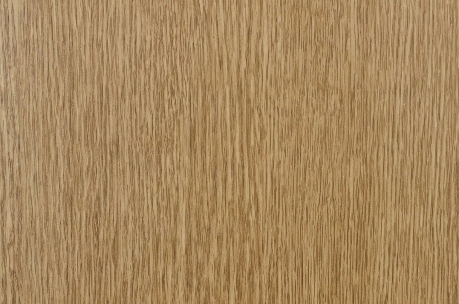 Helle Holzoberfläche mit sichtbaren Maserungsmustern