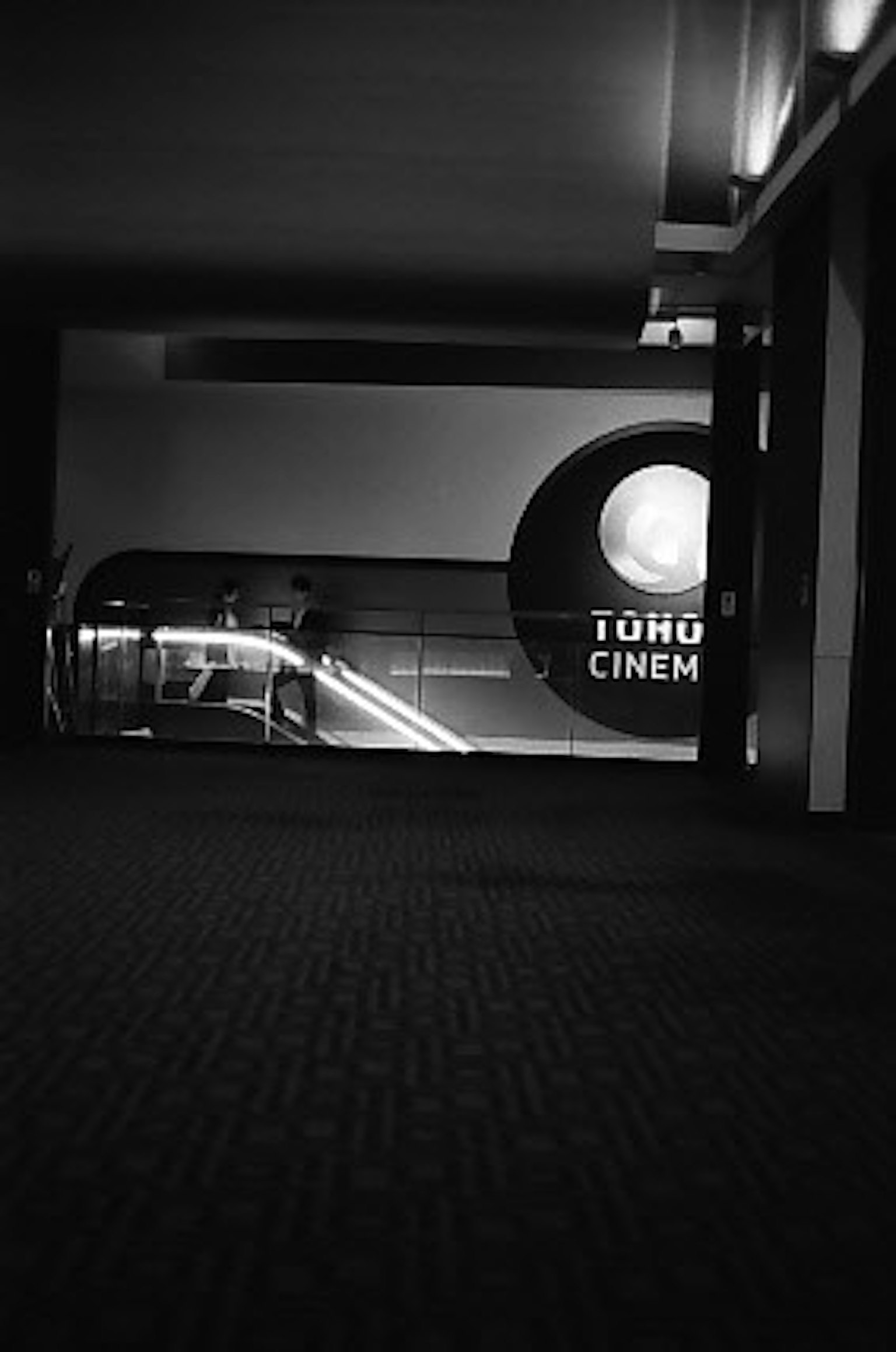 Immagine in bianco e nero del segno Togo Cinema