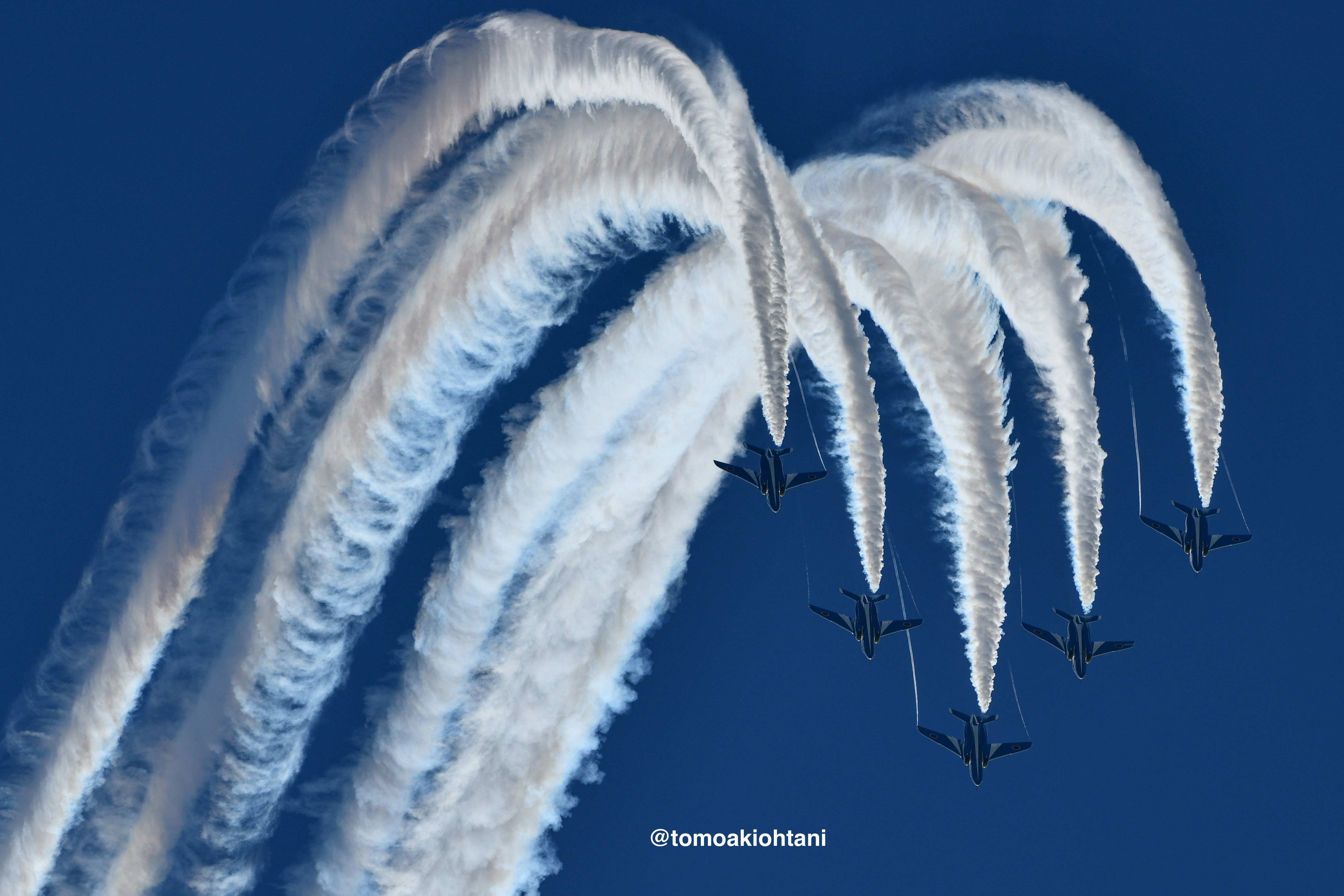 volo in formazione dei Blue Impulse