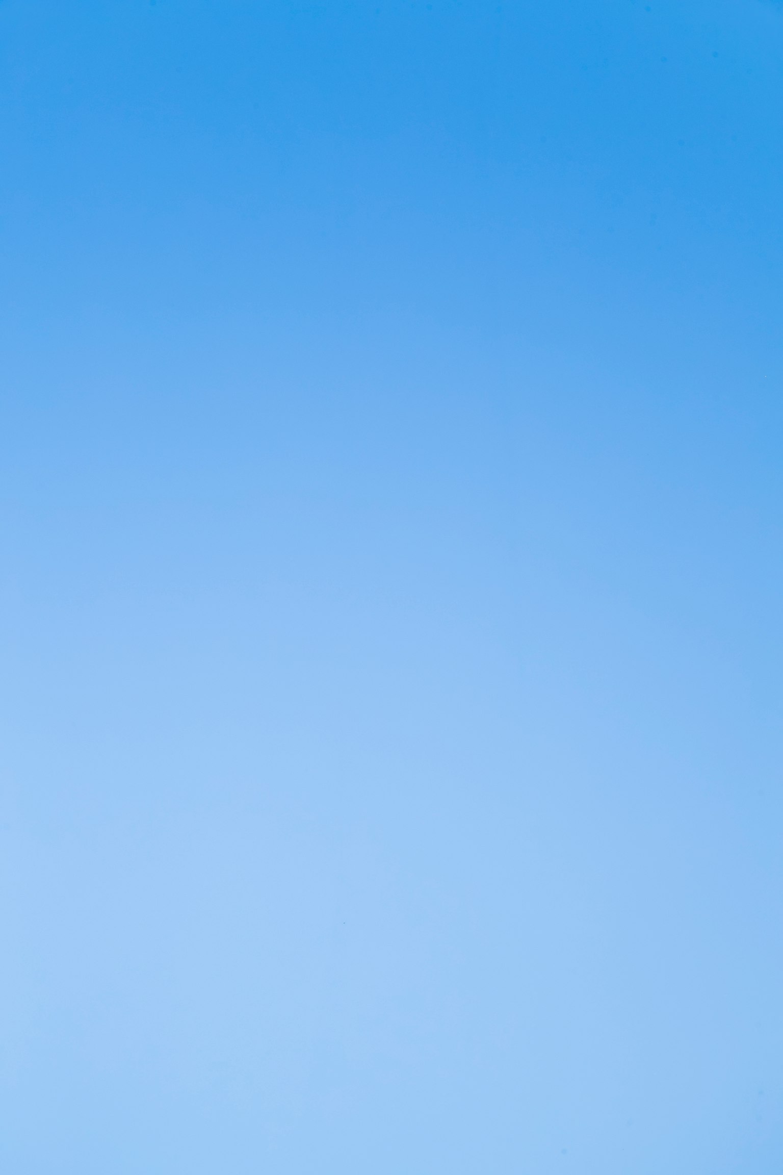 Ciel bleu brillant avec un effet dégradé