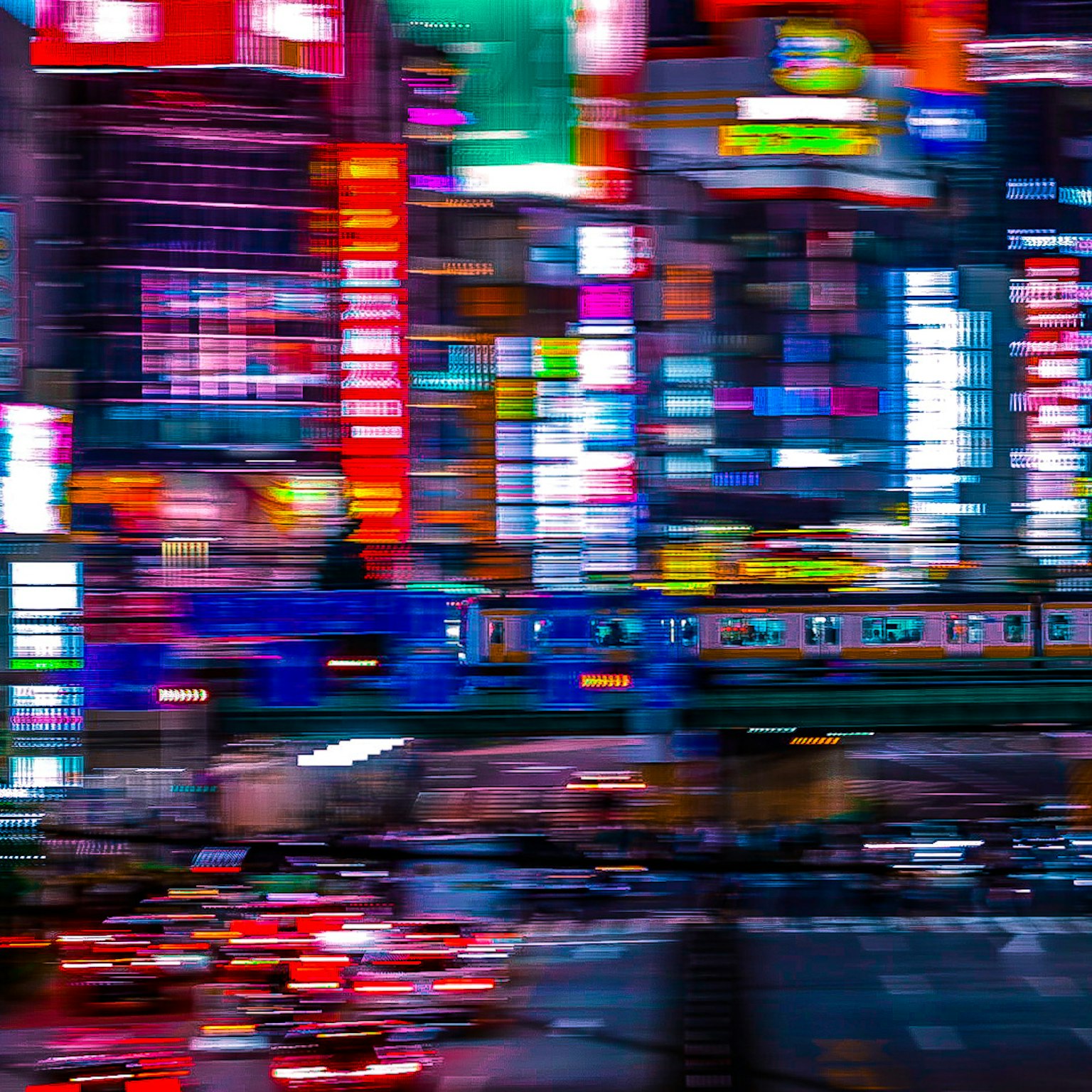 Pemandangan kota yang hidup di Tokyo dengan tanda neon berwarna-warni