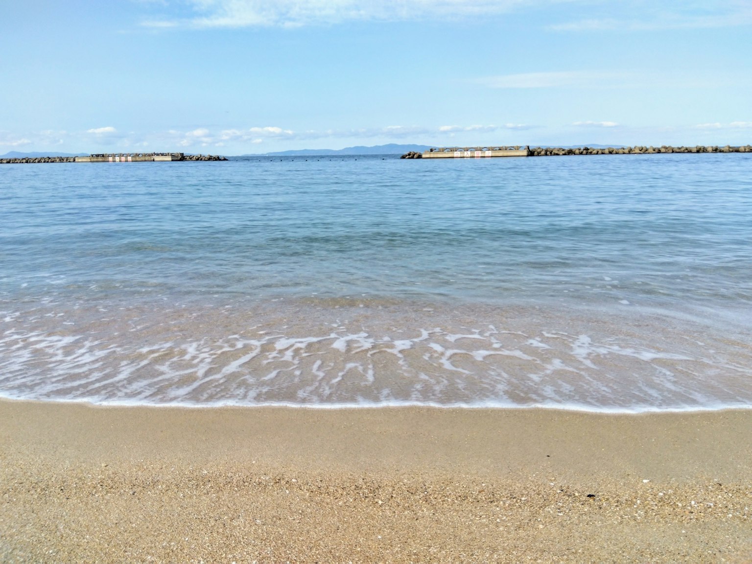 寧靜的海洋和沙灘景觀