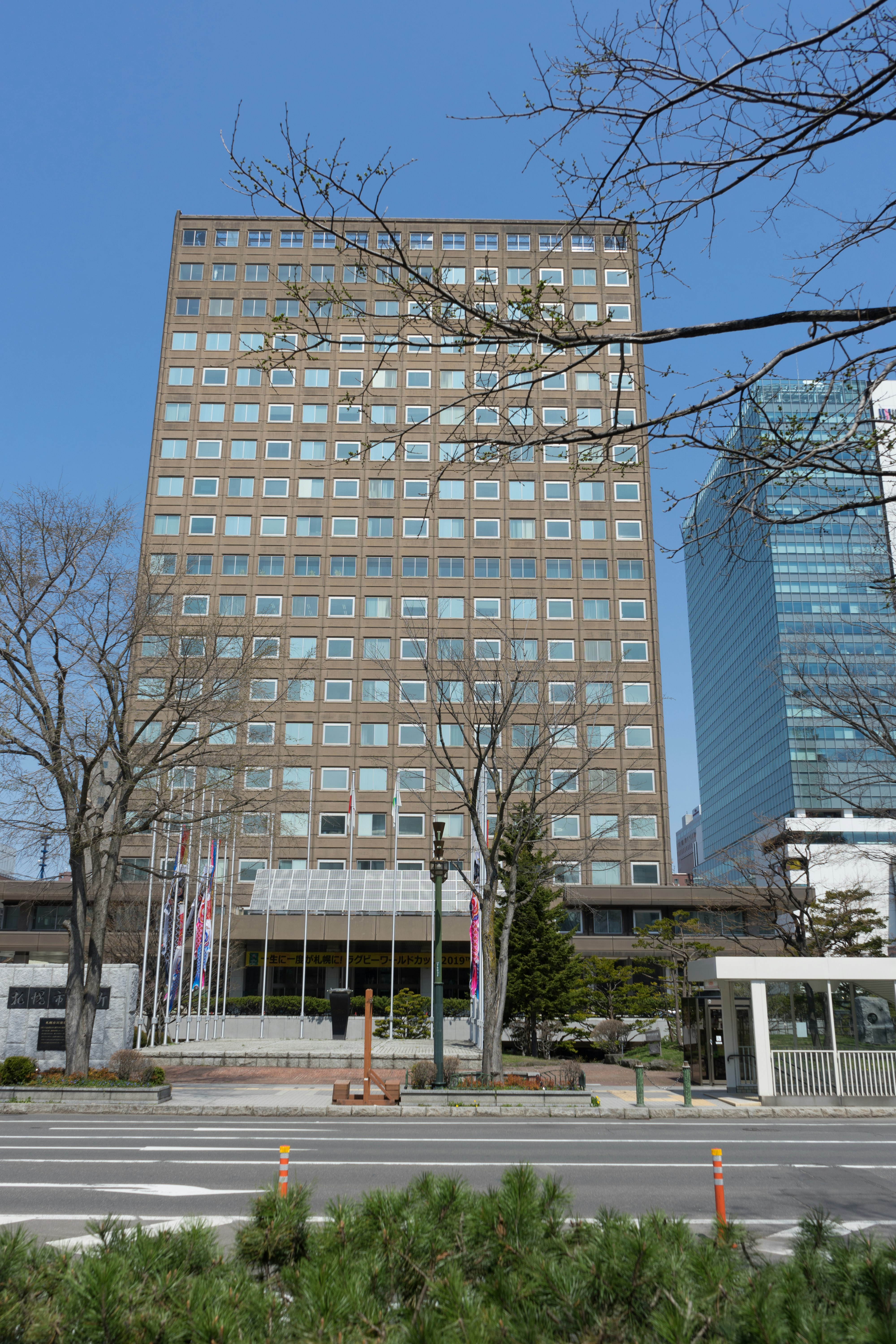 城市風景，特色高樓建築和周圍環境
