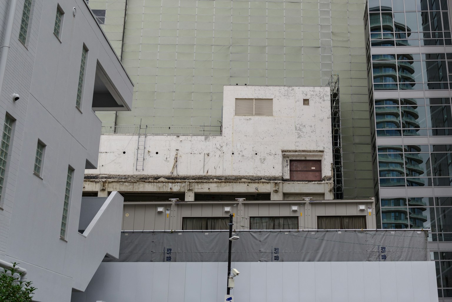 photo-7QGyKzxuvDmWyEaKvu5D-image