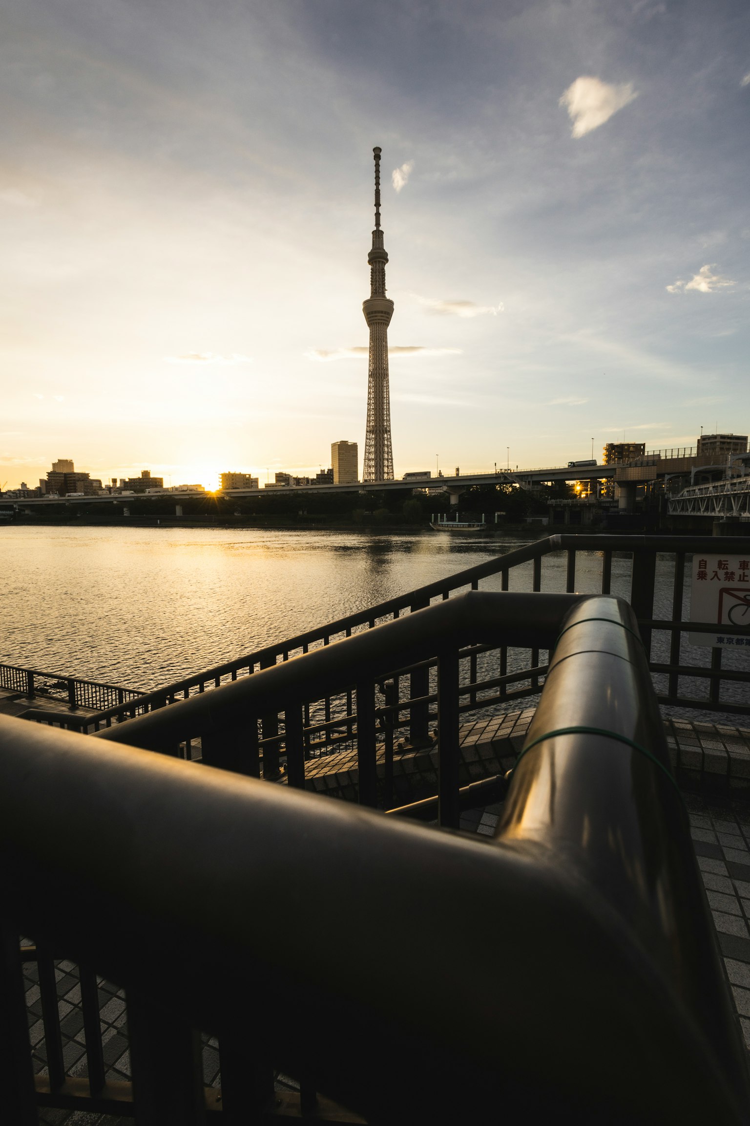 Cảnh đẹp của Tokyo Skytree vào lúc hoàng hôn