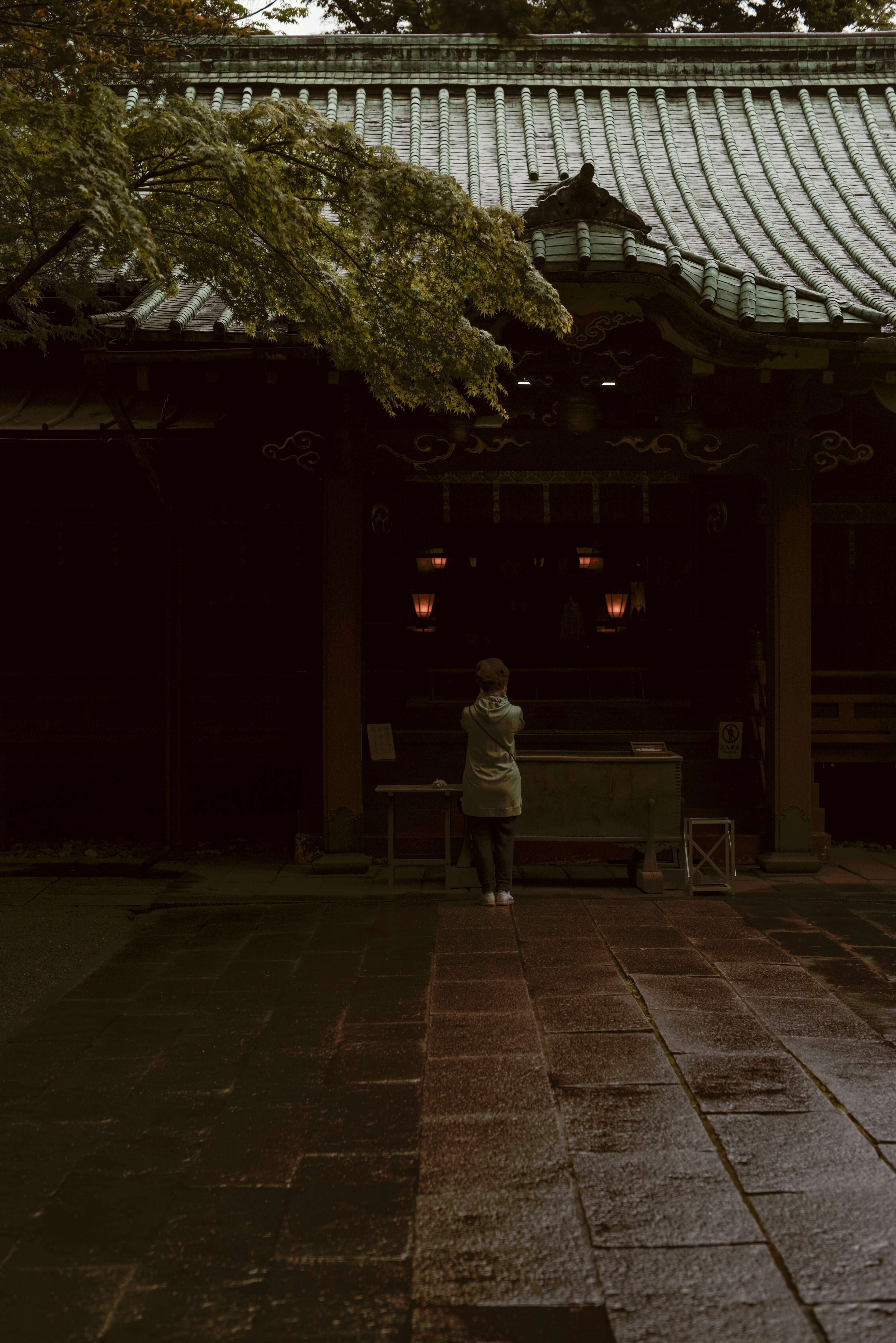 赤坂神社寧靜庭院與石徑