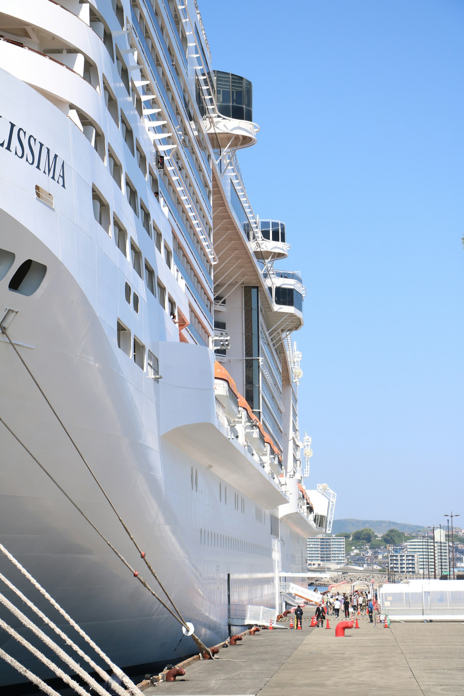 Navire de croisière Luminosa amarré au quai