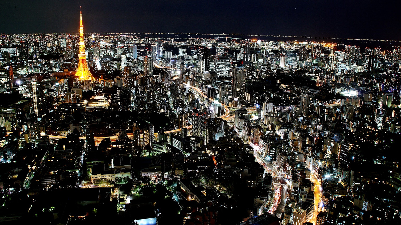 夜間東京景觀，東京塔閃耀著燈光