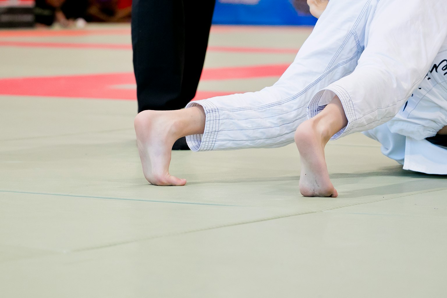 Image highlighting the foot movements during a judo match
