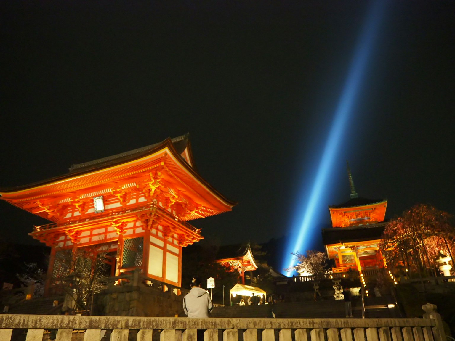 清水寺的美丽夜景和光束