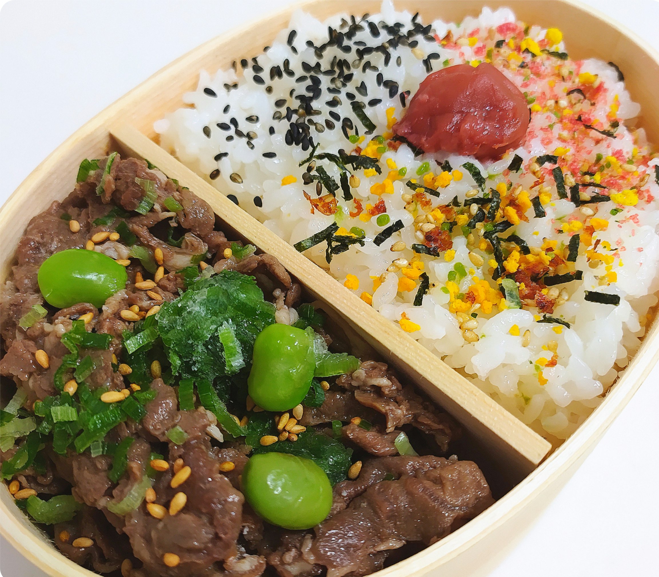 わっぱ弁当の彩りごはんとおかずの盛り付け
