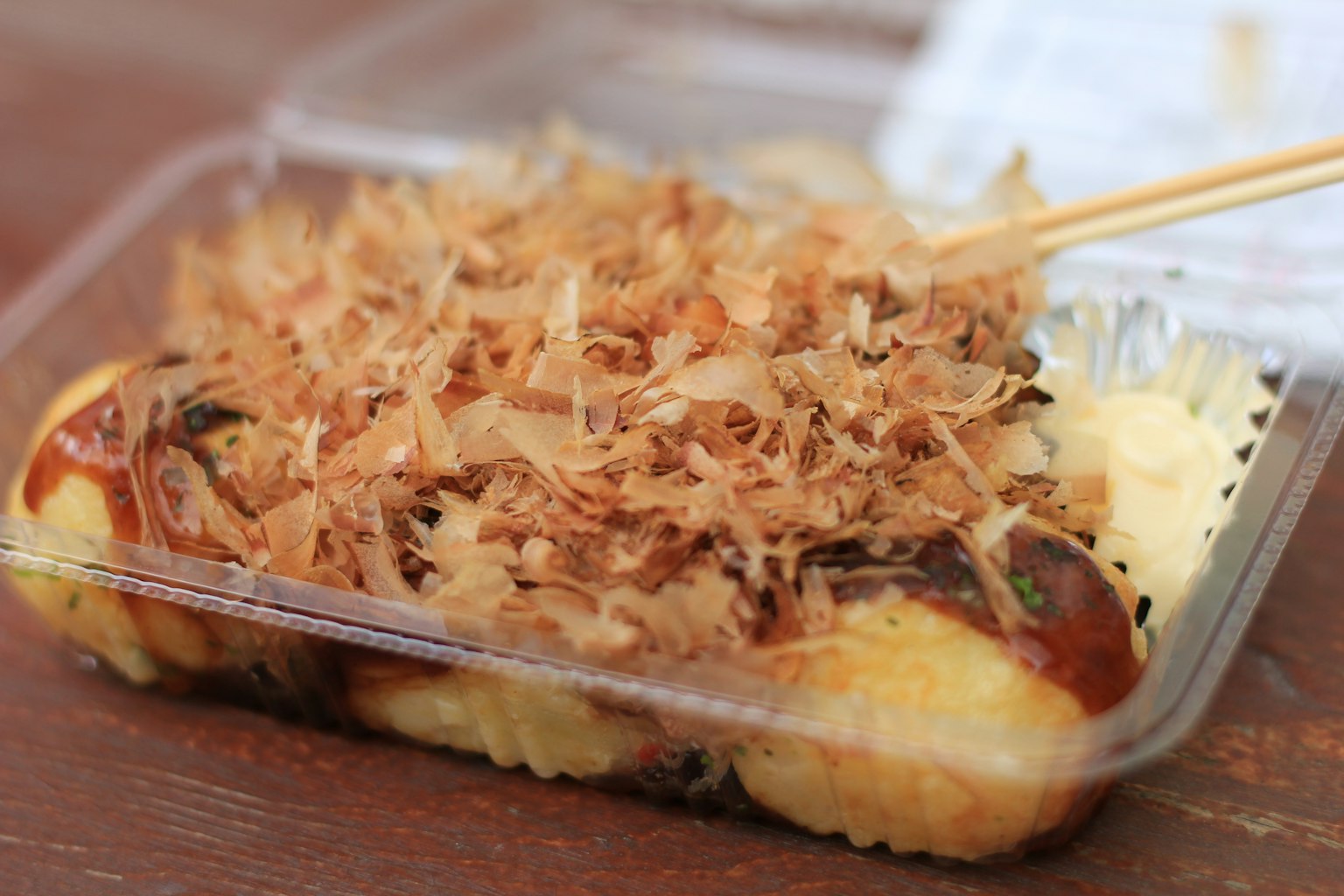 Takoyaki garni de flocons de bonite