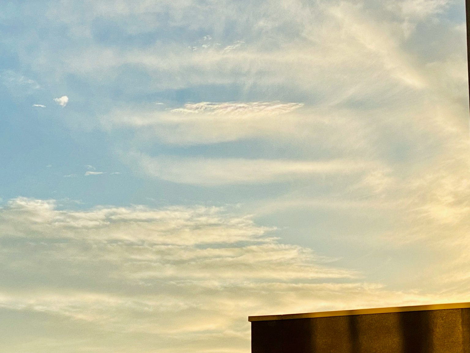 Cielo con nubes durante el atardecer