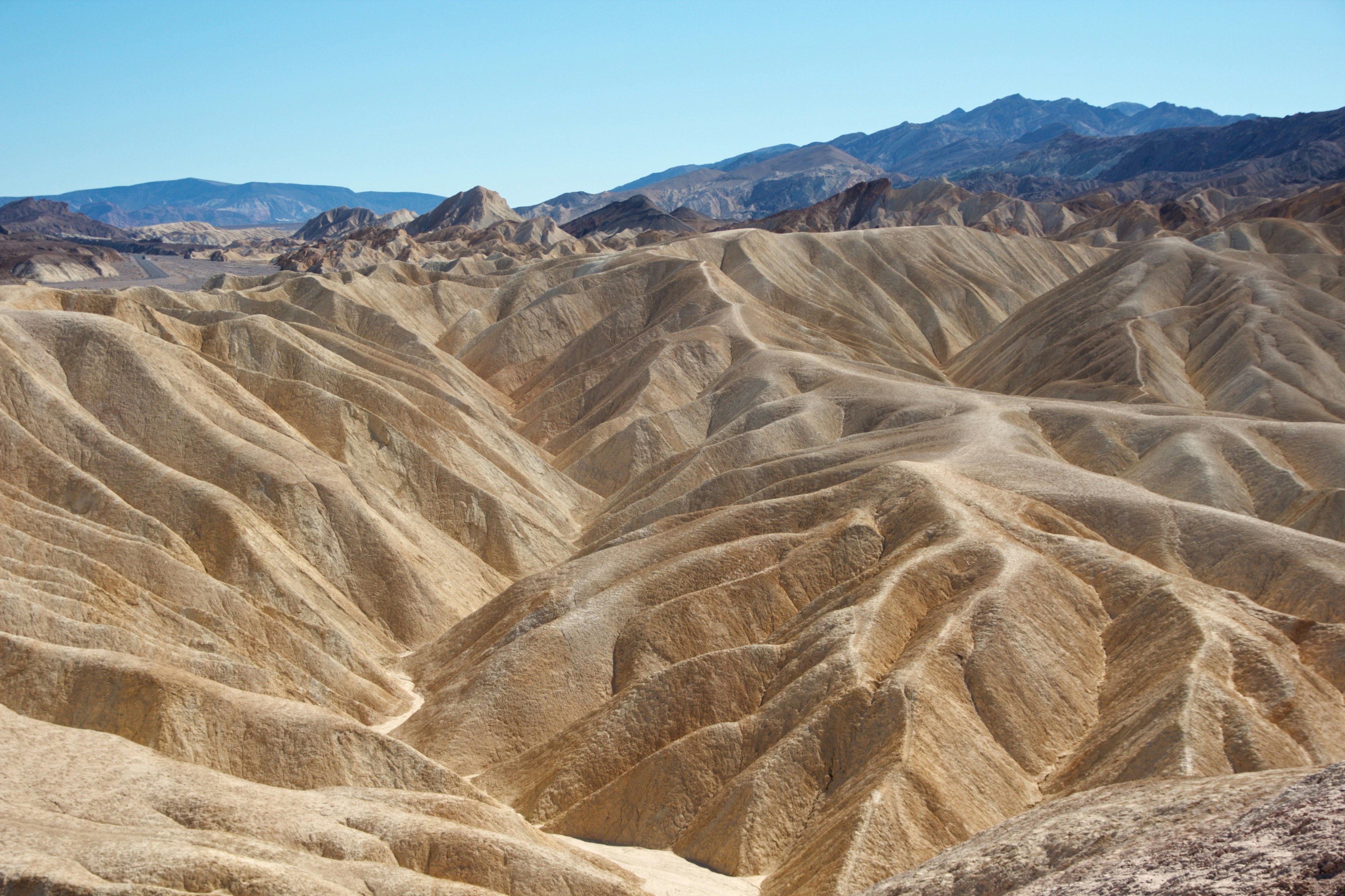 arid rocky mountain ridges landscape