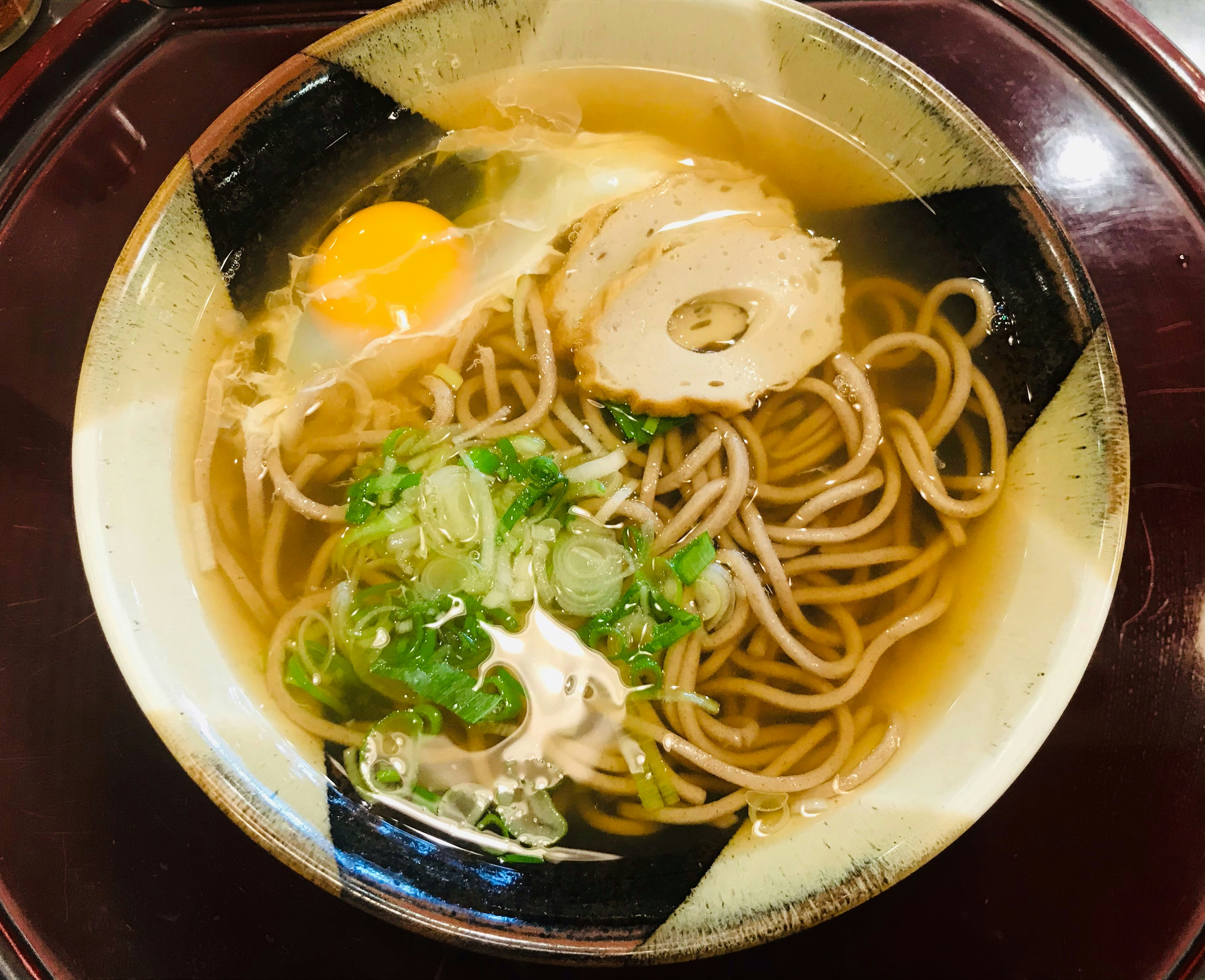 卵入りのそば（汁そば）