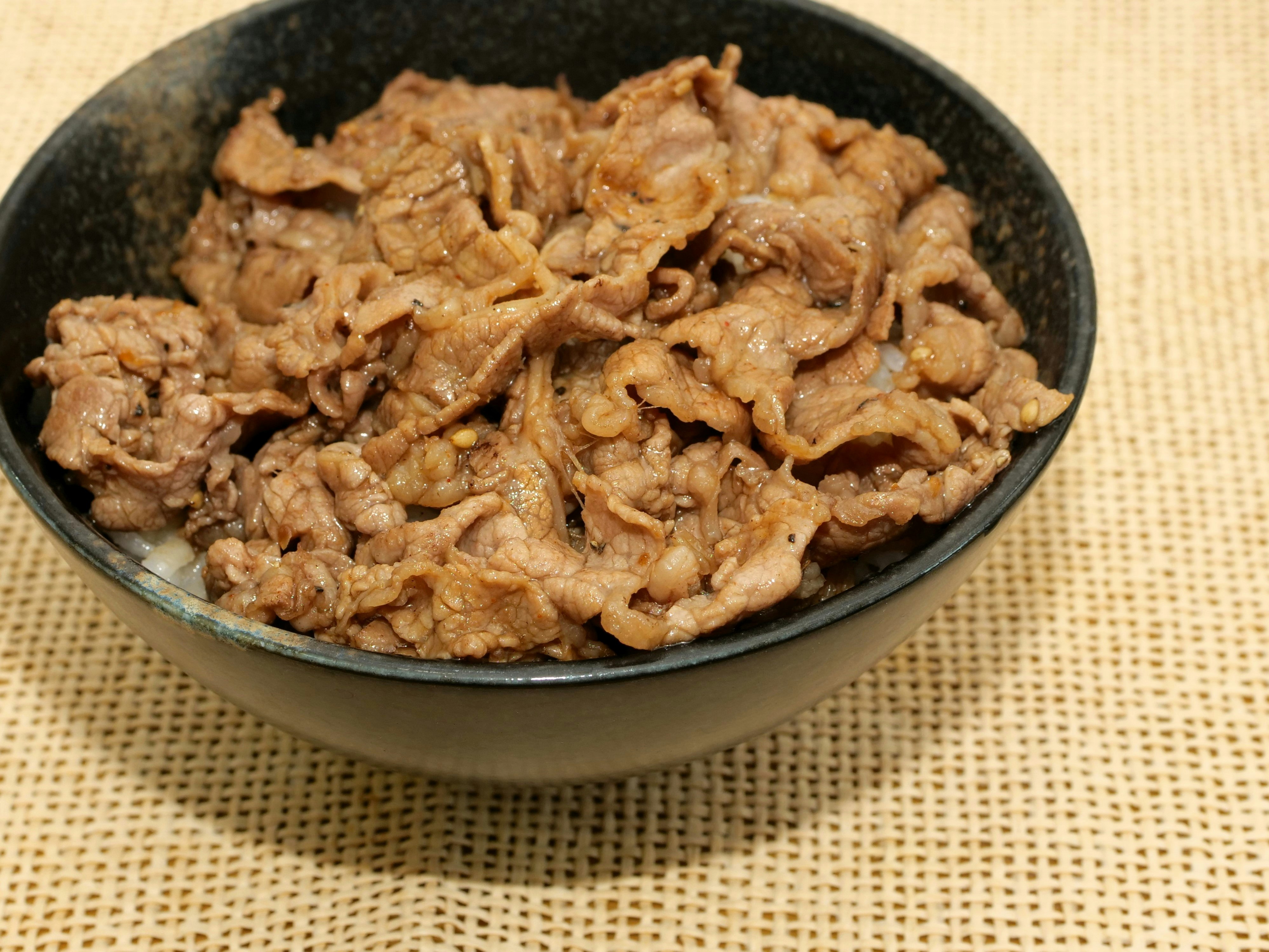 碗裡的炒牛肉