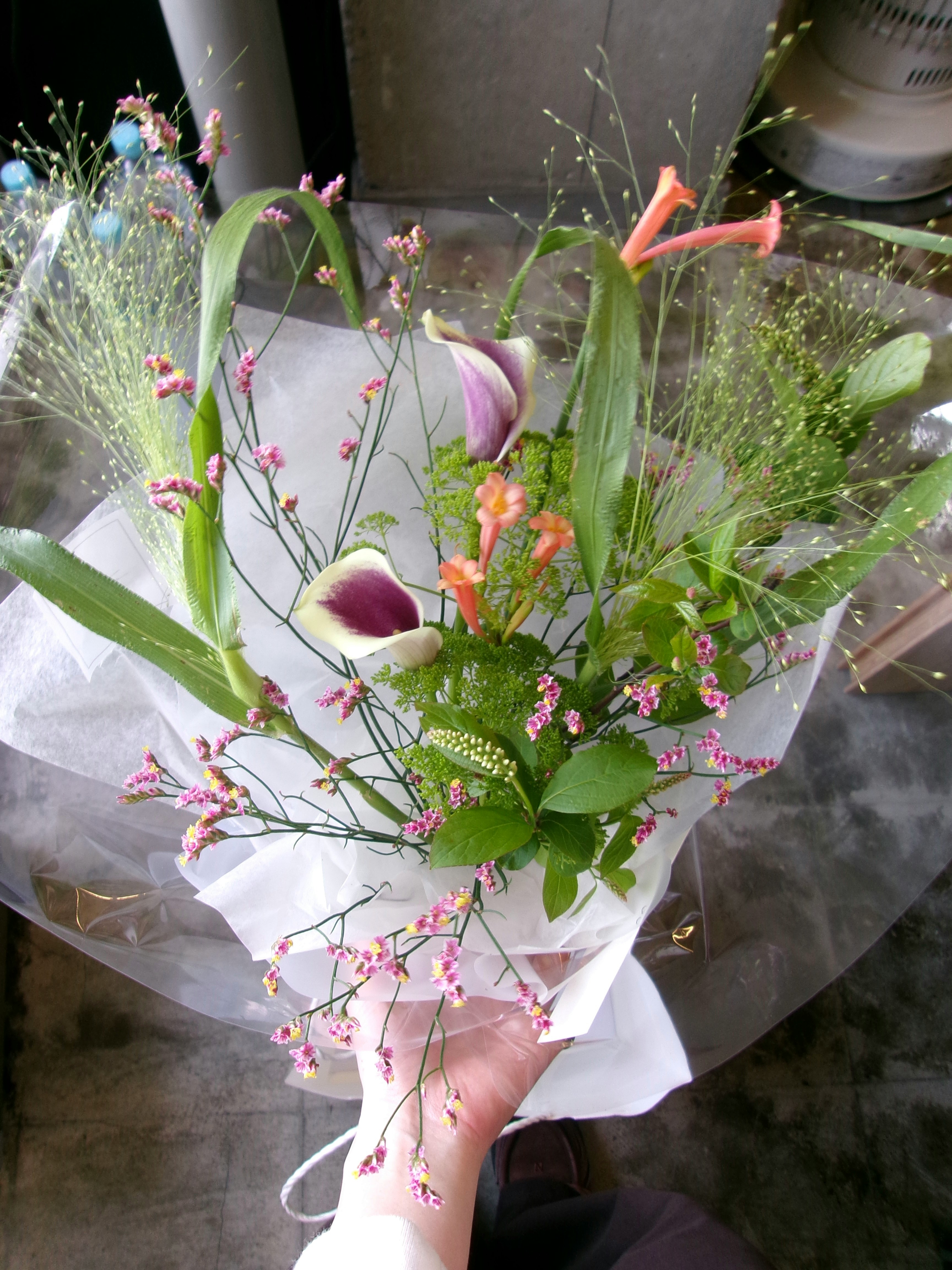 母の誕生日に贈る花束のブーケ