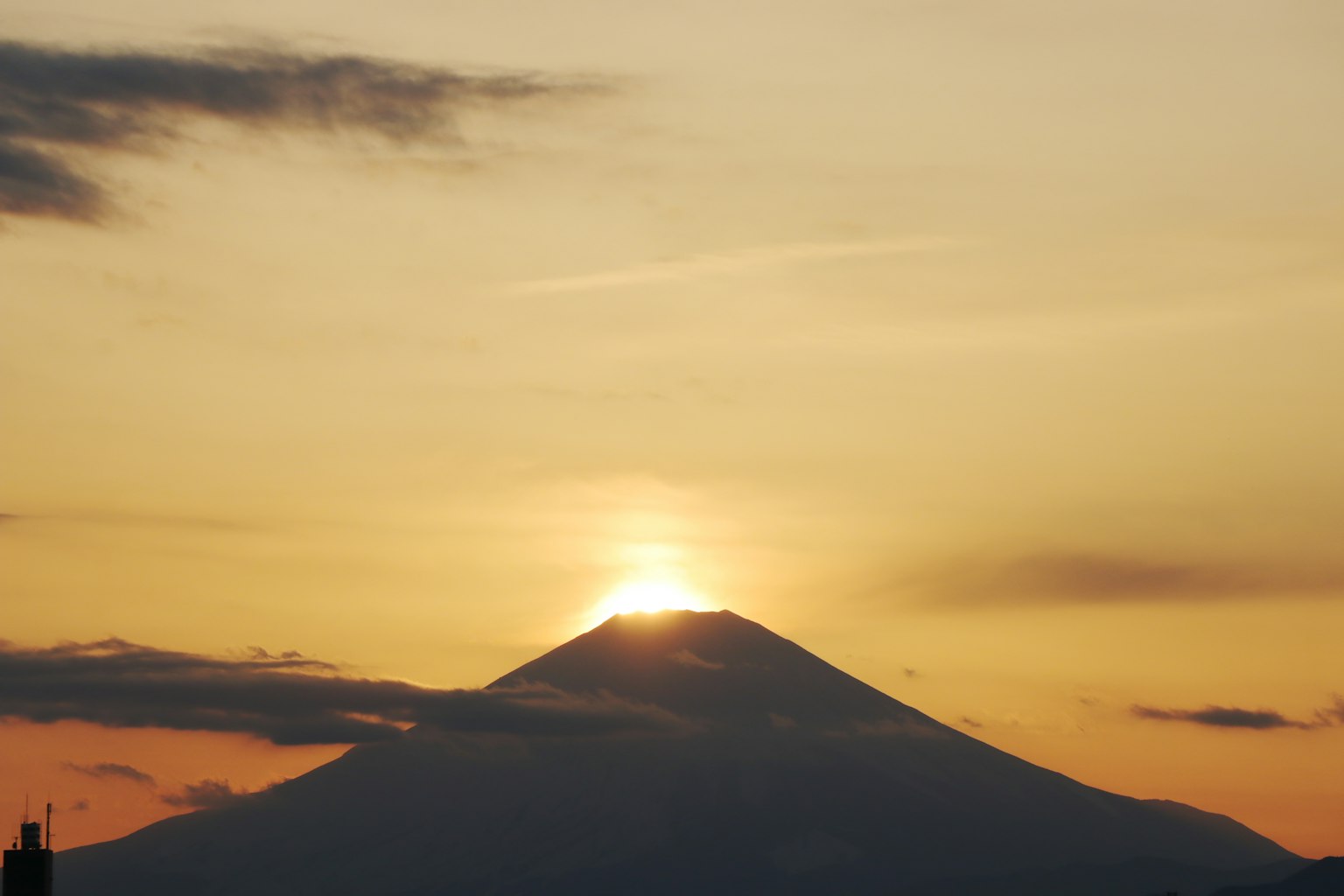 Schöner Sonnenuntergang über dem Fuji