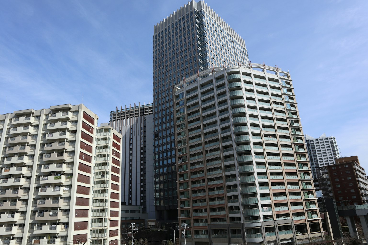 城市天際線，現代摩天大樓和建築