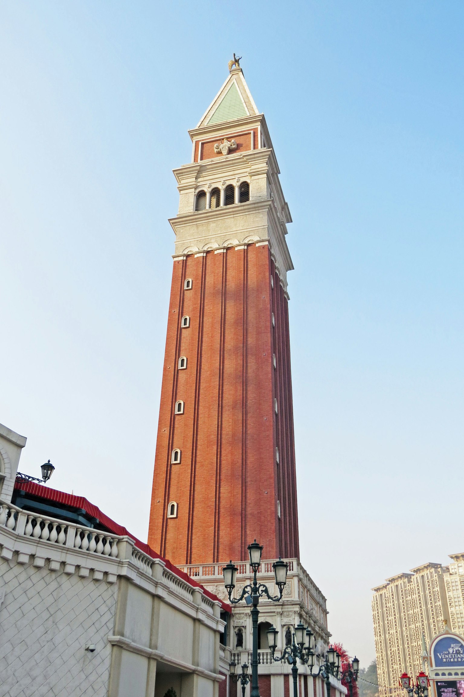 Tháp chuông cao ở Venice giống như Tháp chuông San Marco