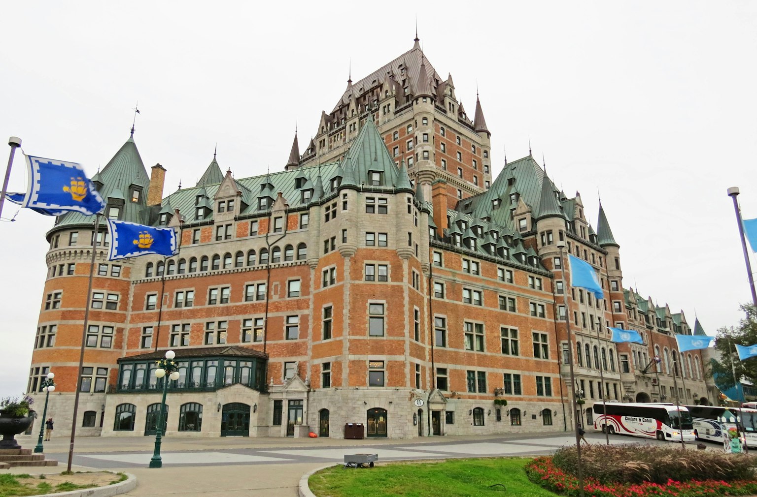 Ngoại thất đẹp của Château Frontenac ở thành phố Quebec