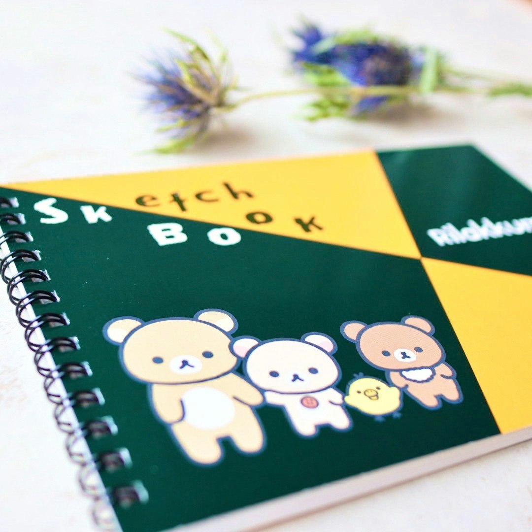 carnet avec des illustrations de personnages animaux mignons