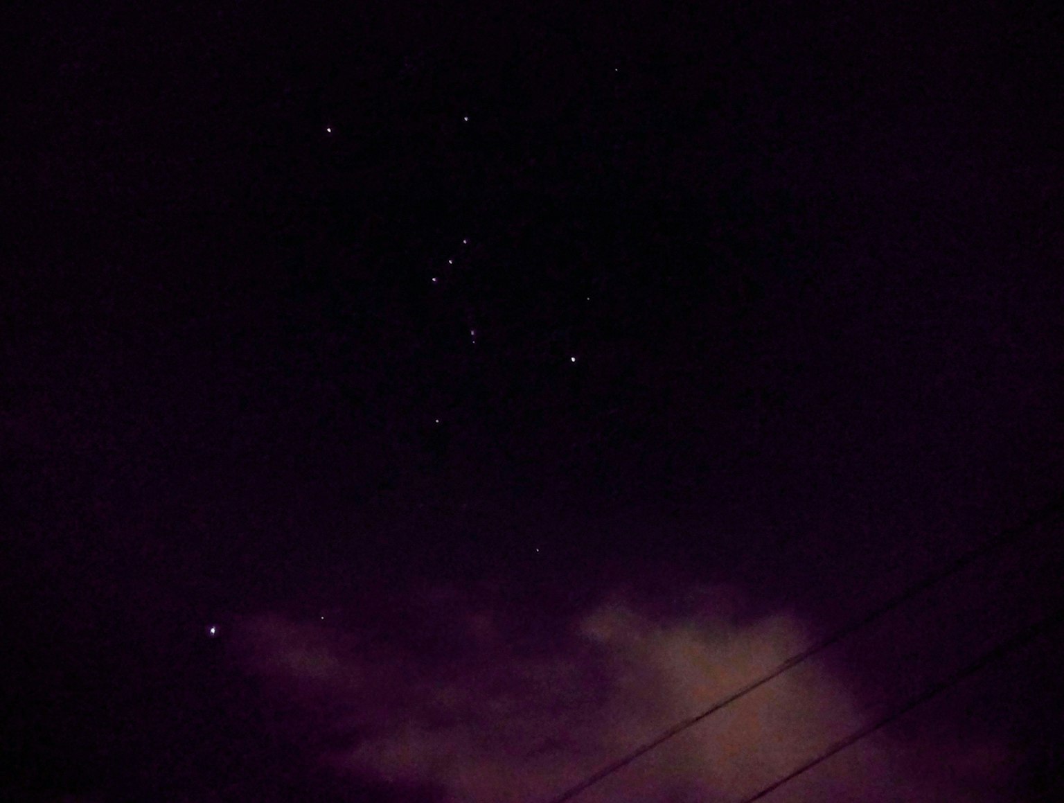 星星點點的夜空與雲彩