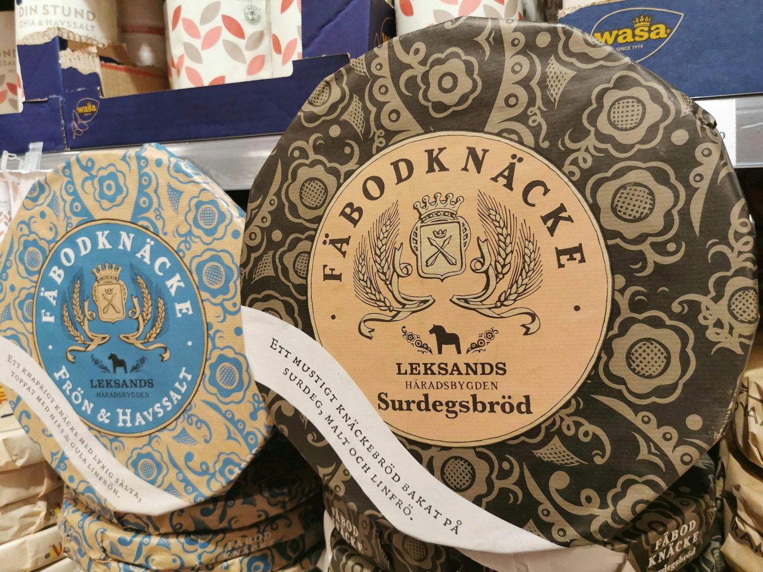 Imagen de paquetes de pan crujiente sueco con diseño de Fäbodknäcke