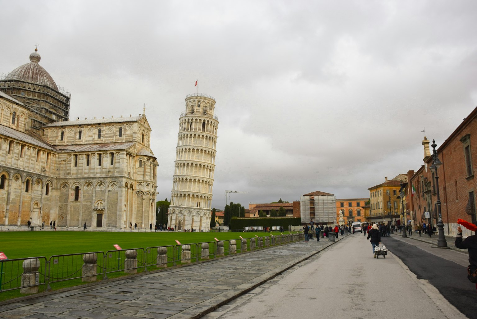 View of the Leaning Tower of Pisa and surrounding buildings