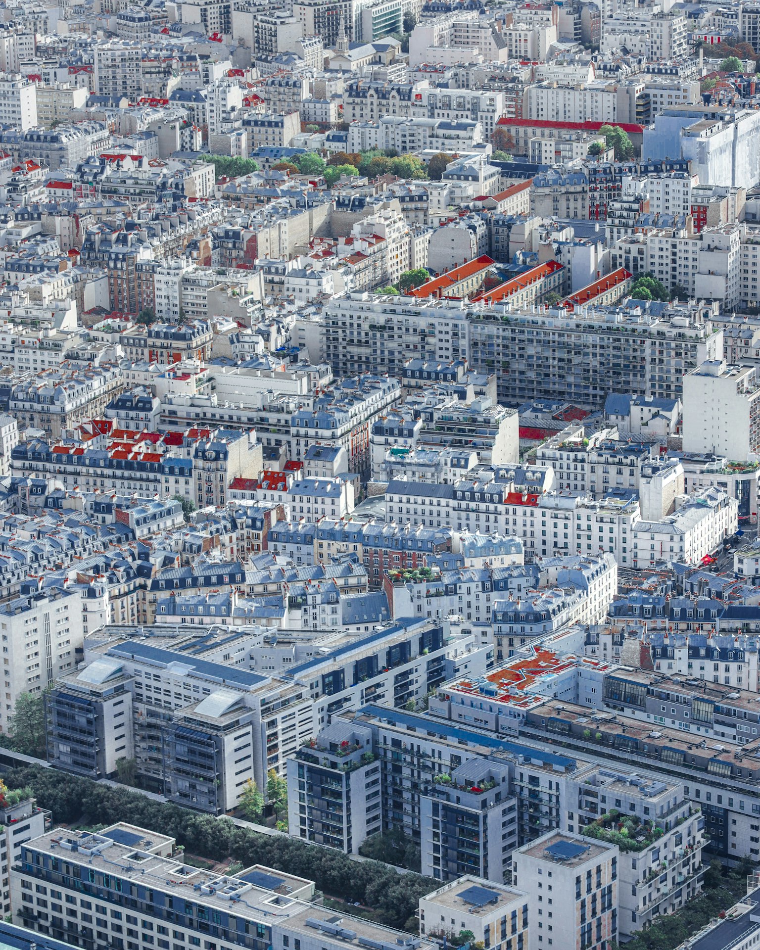 Vue aérienne de Paris montrant l'architecture urbaine détaillée