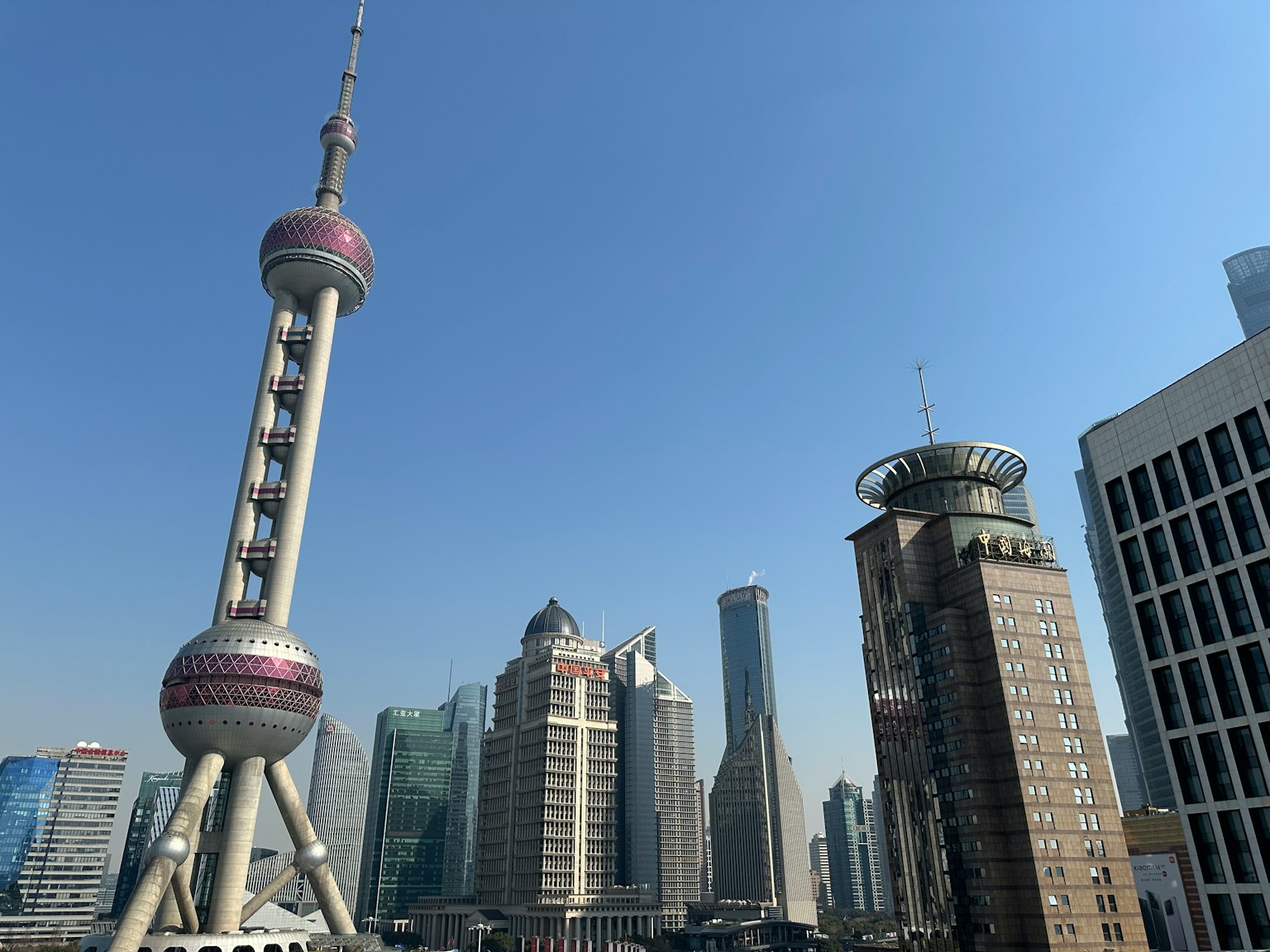 Lo splendido skyline di Shanghai con la Torre della Perla Orientale