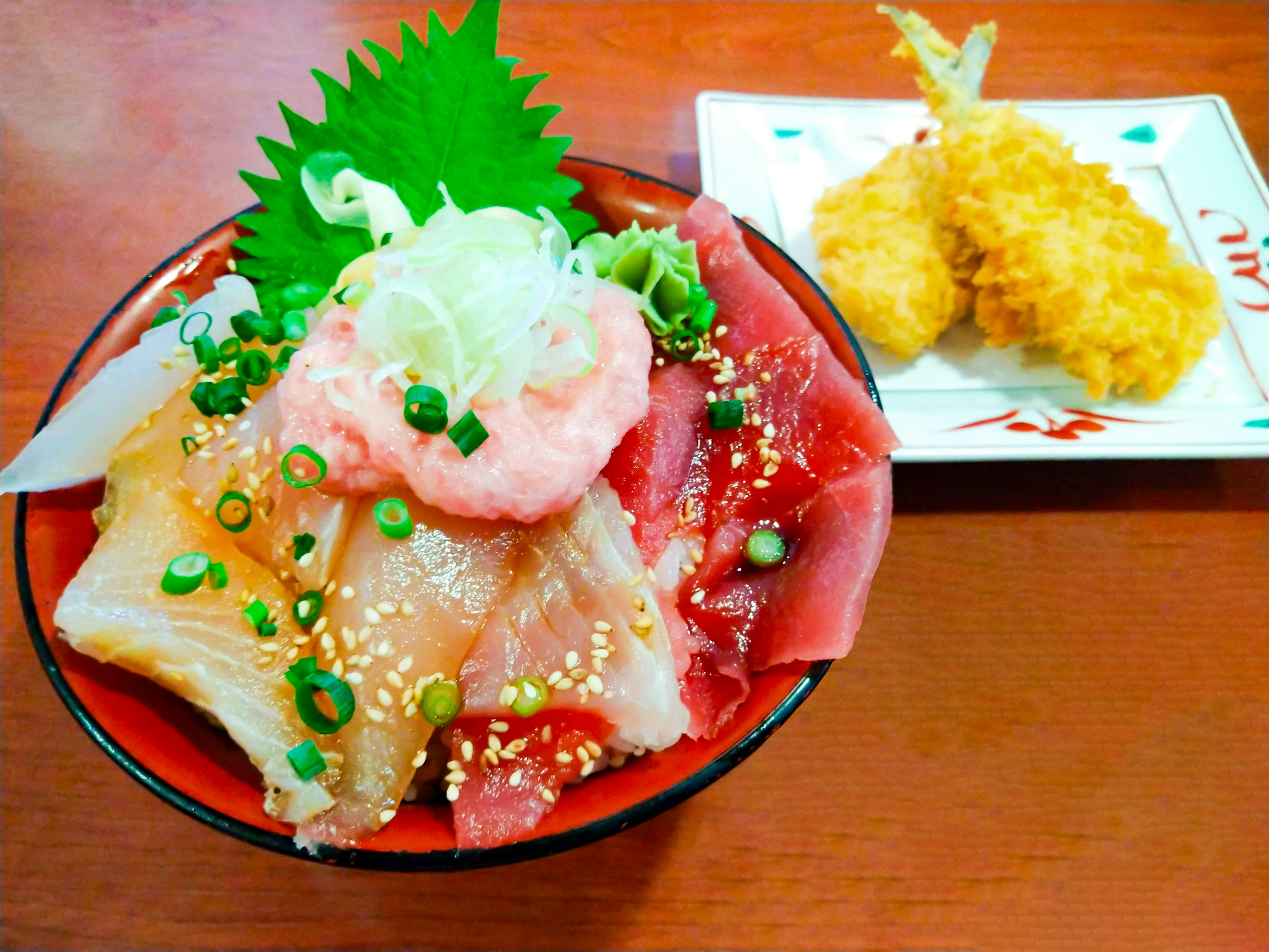 tuna sashimi rice bowl with wasabi